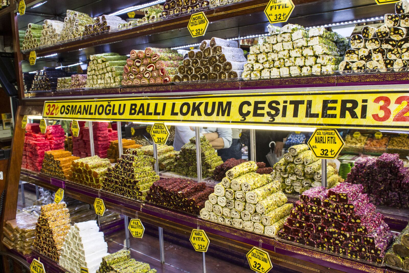 Canon EOS 60D sample photo. Istanbul, street market, asia photography