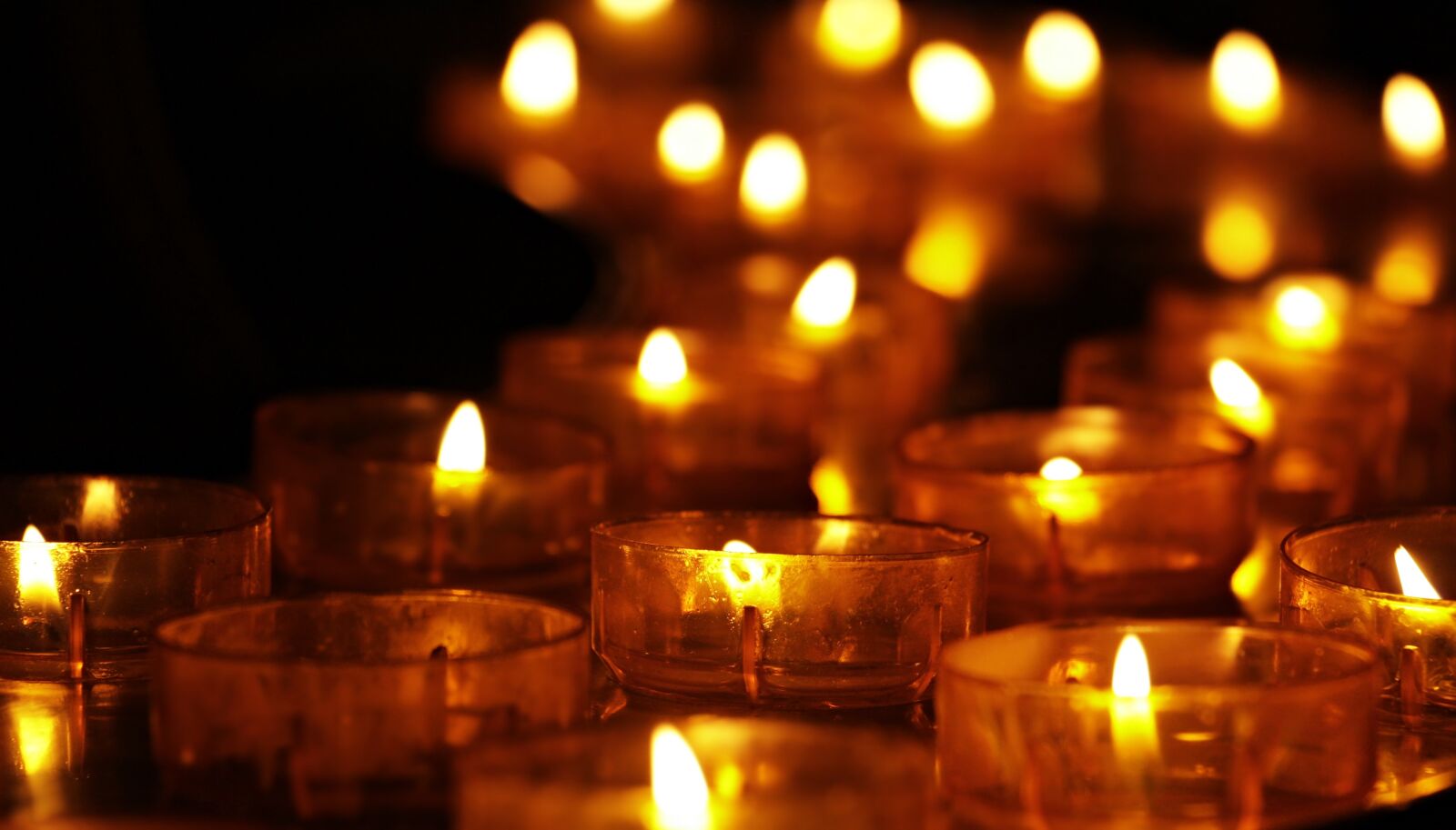 Canon EOS 100D (EOS Rebel SL1 / EOS Kiss X7) sample photo. Tea lights, candles, candlelight photography