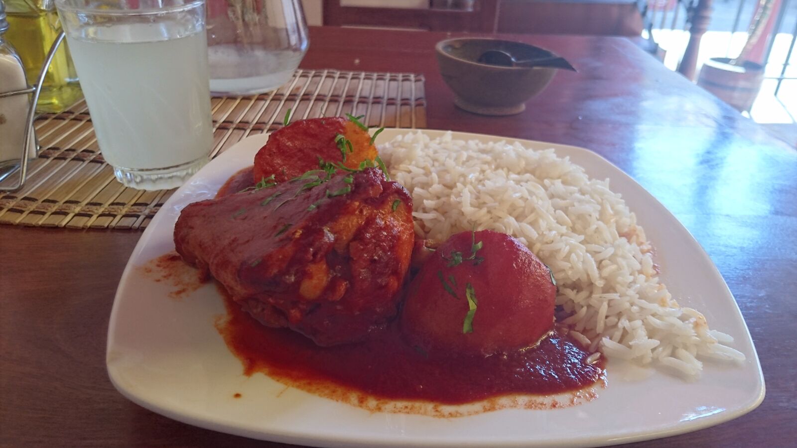 Sony Xperia Z3+ sample photo. Albondigas, en restaurante popular photography