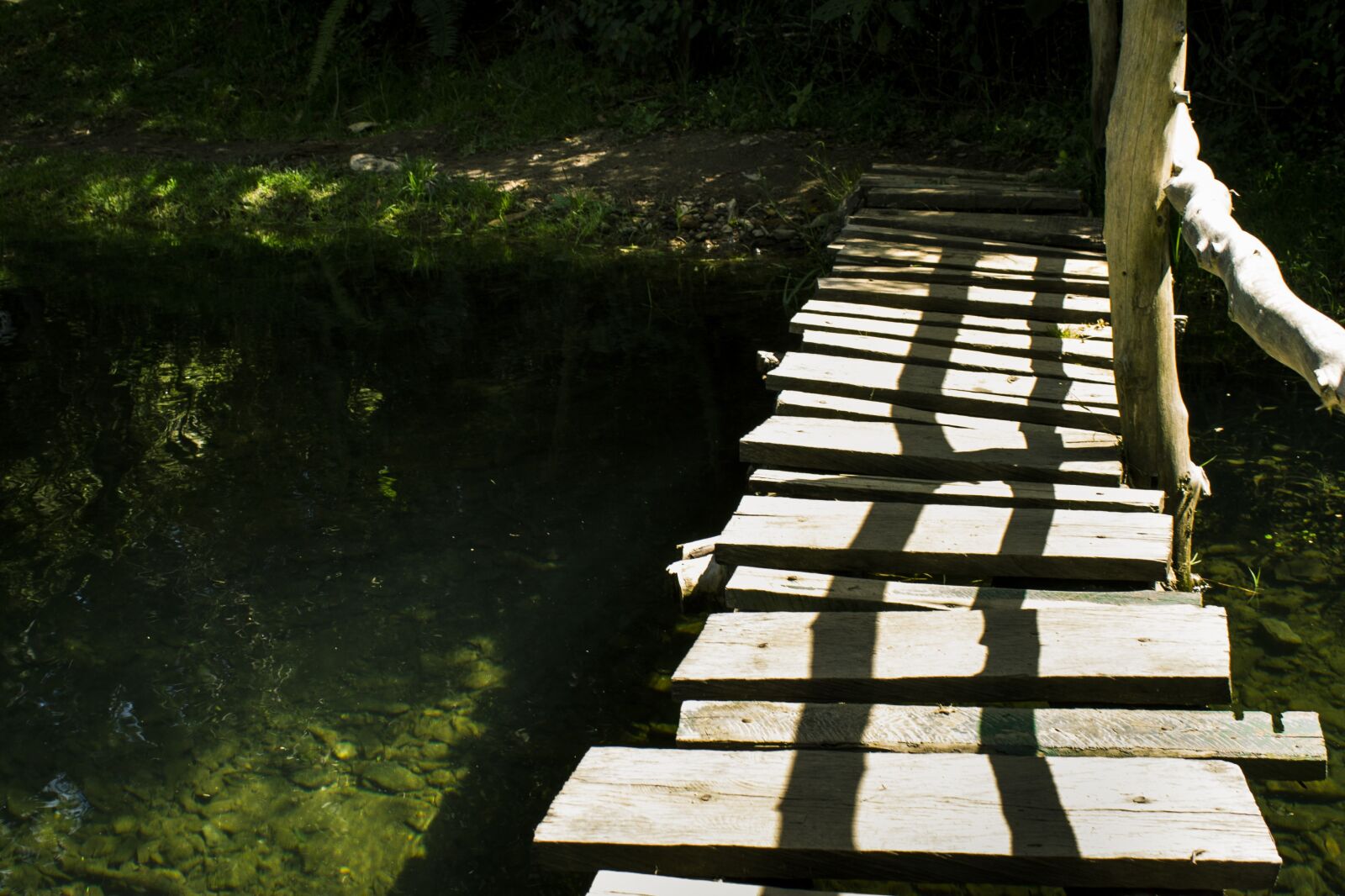 Canon EOS 1100D (EOS Rebel T3 / EOS Kiss X50) sample photo. Puente, lago, na photography