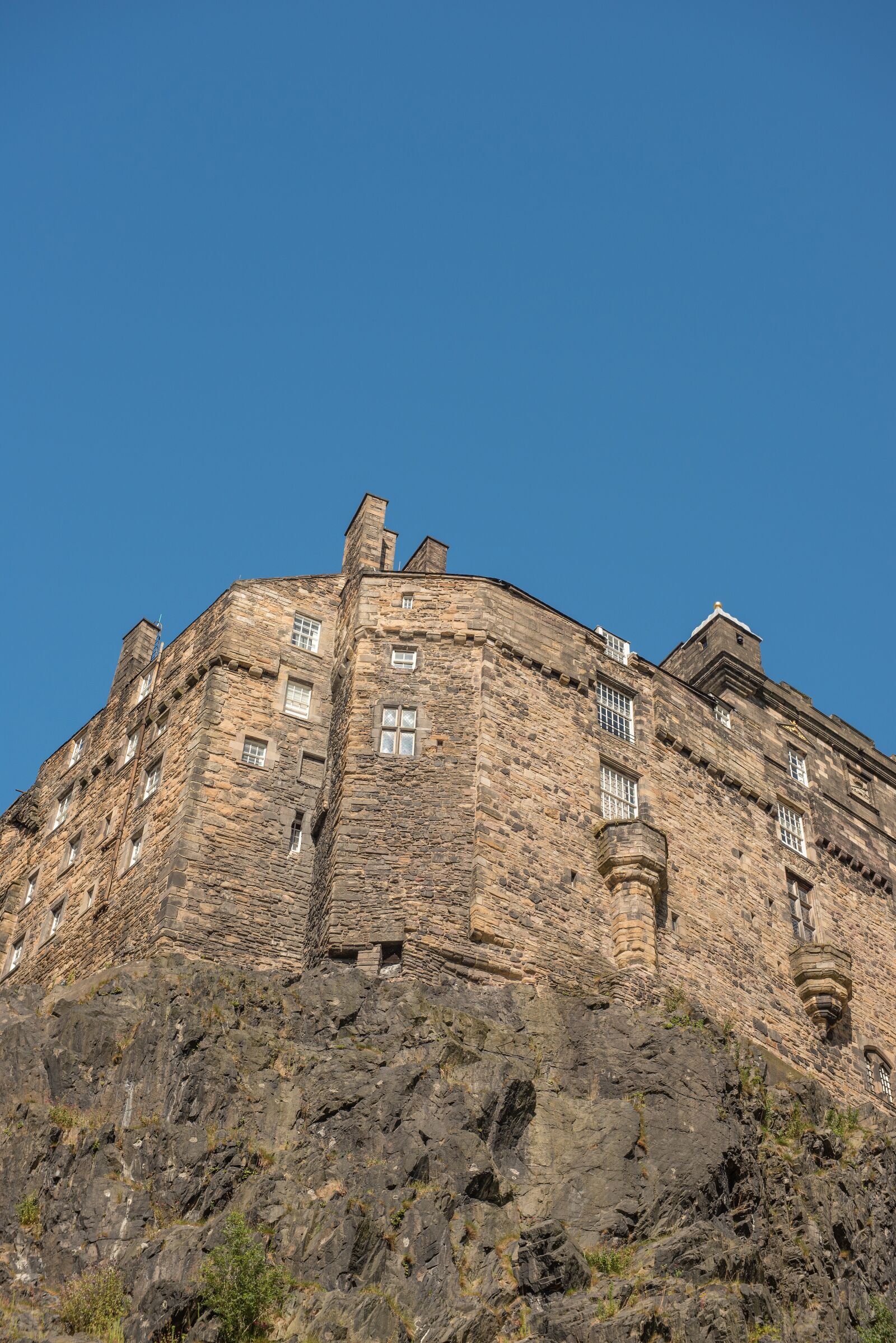 Nikon D750 sample photo. Edinburgh castle, building, europe photography