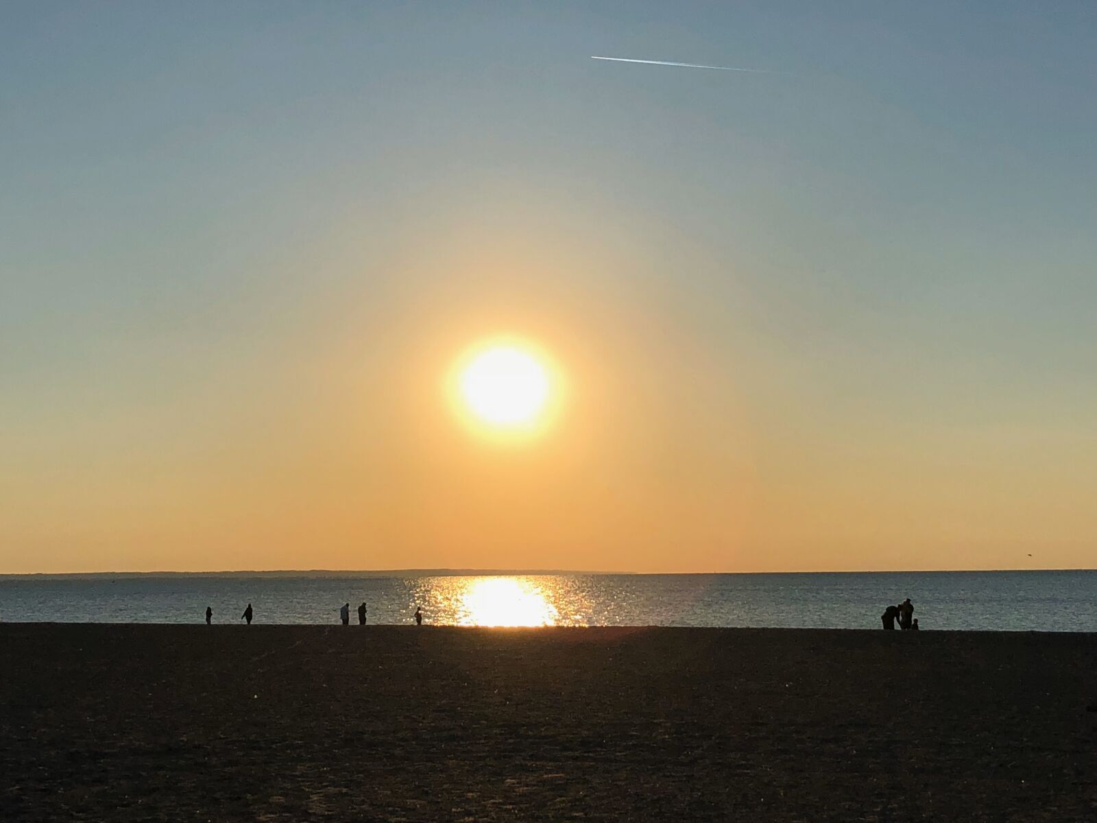 iPhone 8 Plus back dual camera 3.99mm f/1.8 sample photo. Sunset, beach, sky photography