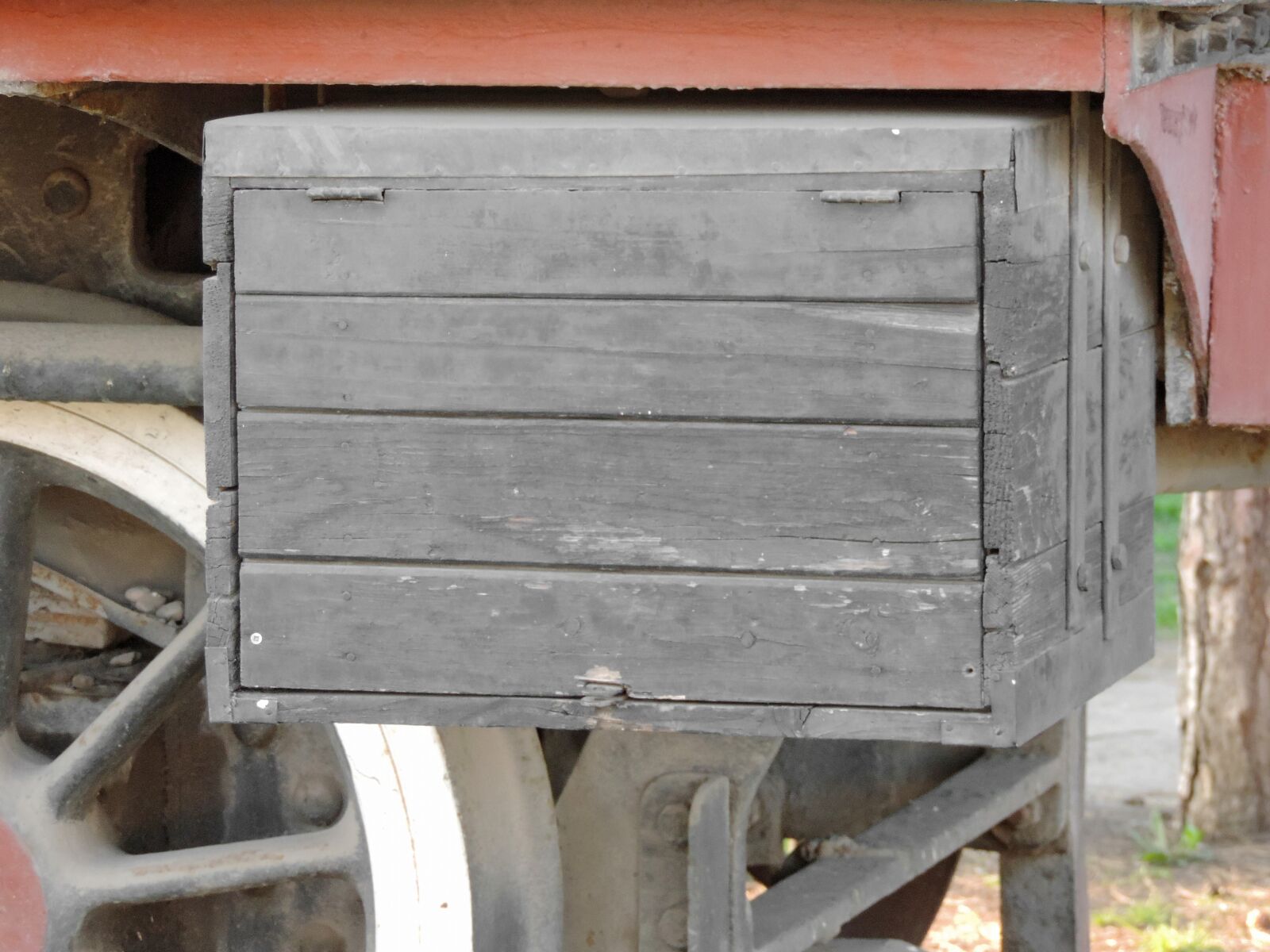 Nikon Coolpix P520 sample photo. Box, train, wagon, wooden photography