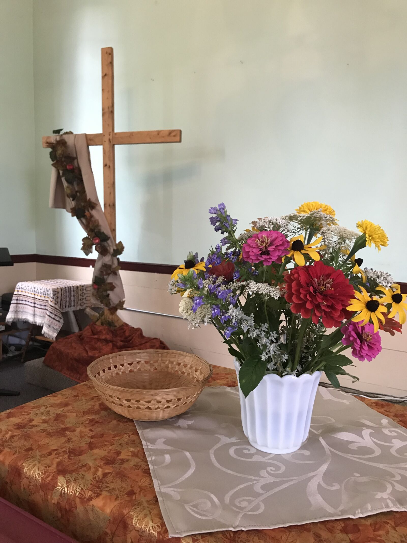 iPhone 7 back camera 3.99mm f/1.8 sample photo. Church, altar, religion photography
