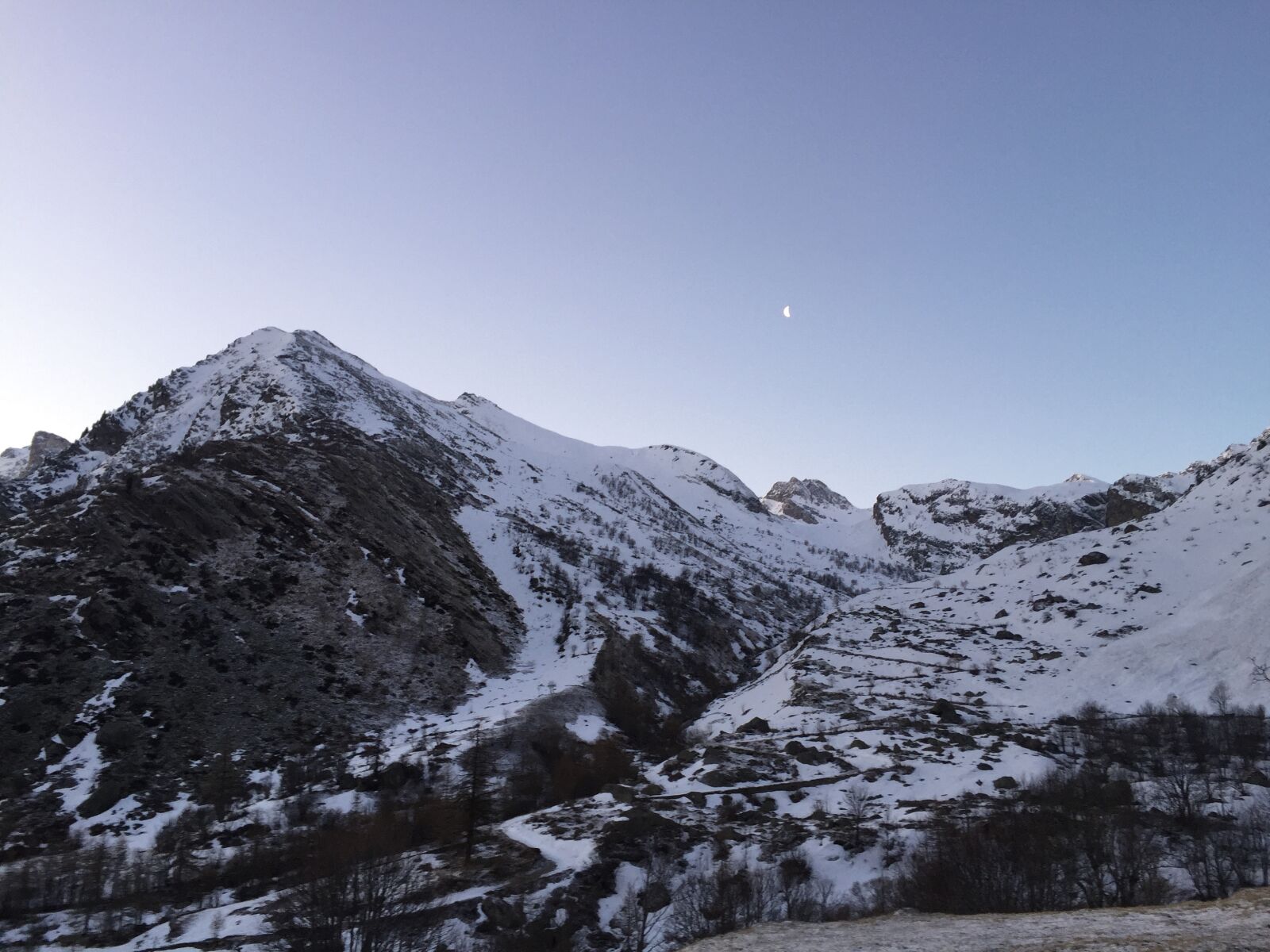 iPhone 6 Plus back camera 4.15mm f/2.2 sample photo. Nature, mountains, italy photography