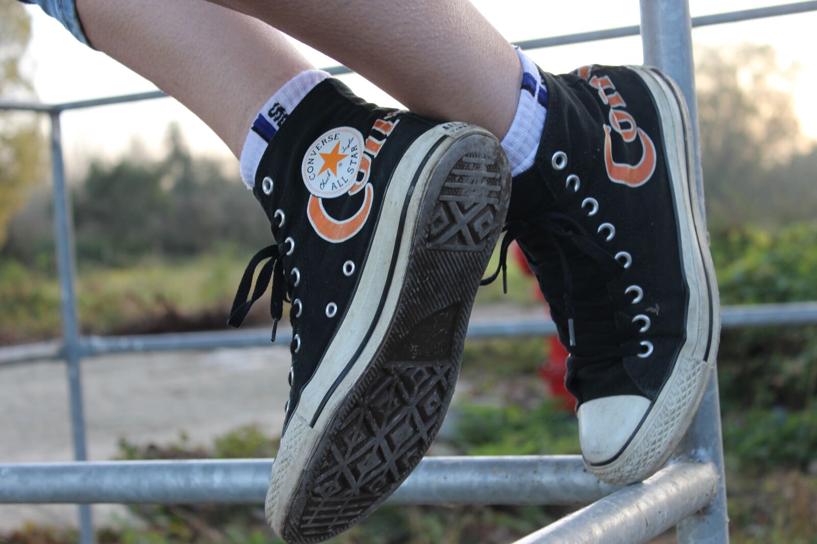 Canon EOS 600D (Rebel EOS T3i / EOS Kiss X5) sample photo. Converse, sneakers, converse shoes photography