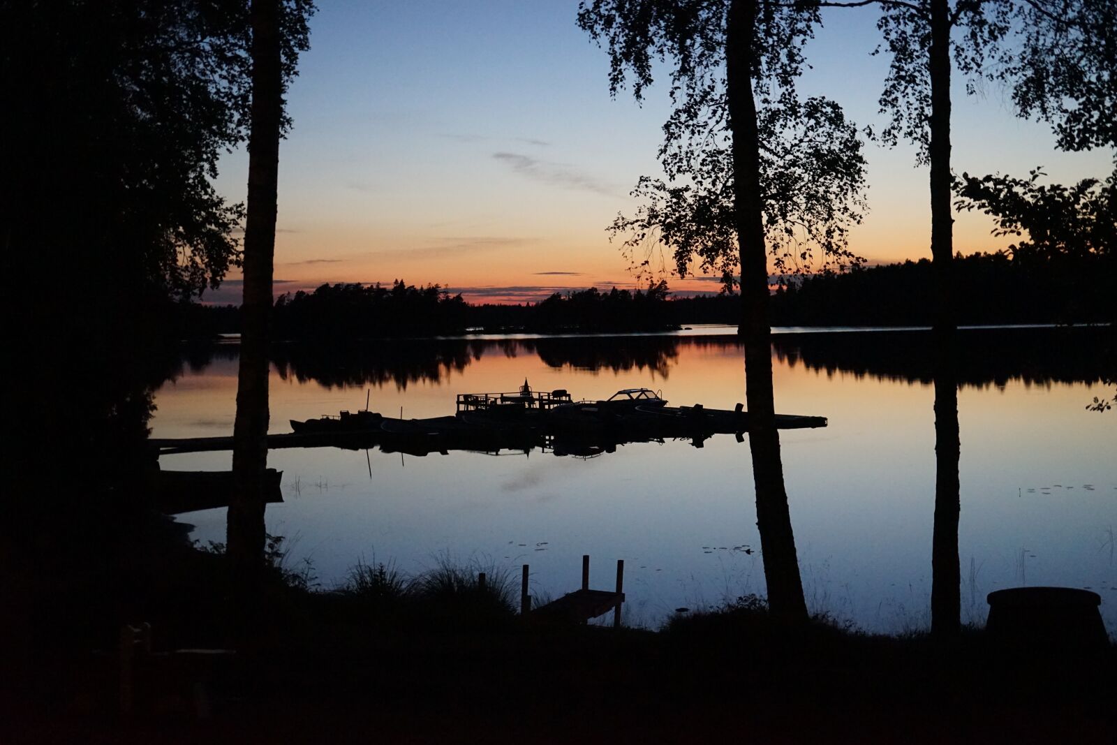 Sony a7 + Sony FE 28-70mm F3.5-5.6 OSS sample photo. Sunset, sweden, boats photography