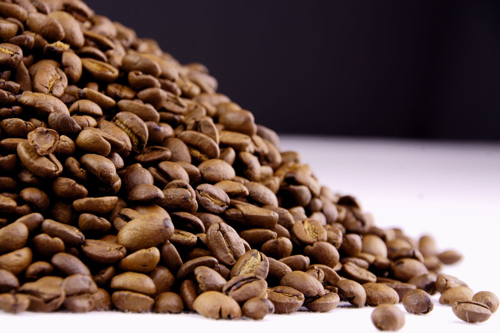 Sony ILCA-77M2 sample photo. Coffee, caffeine, seed photography