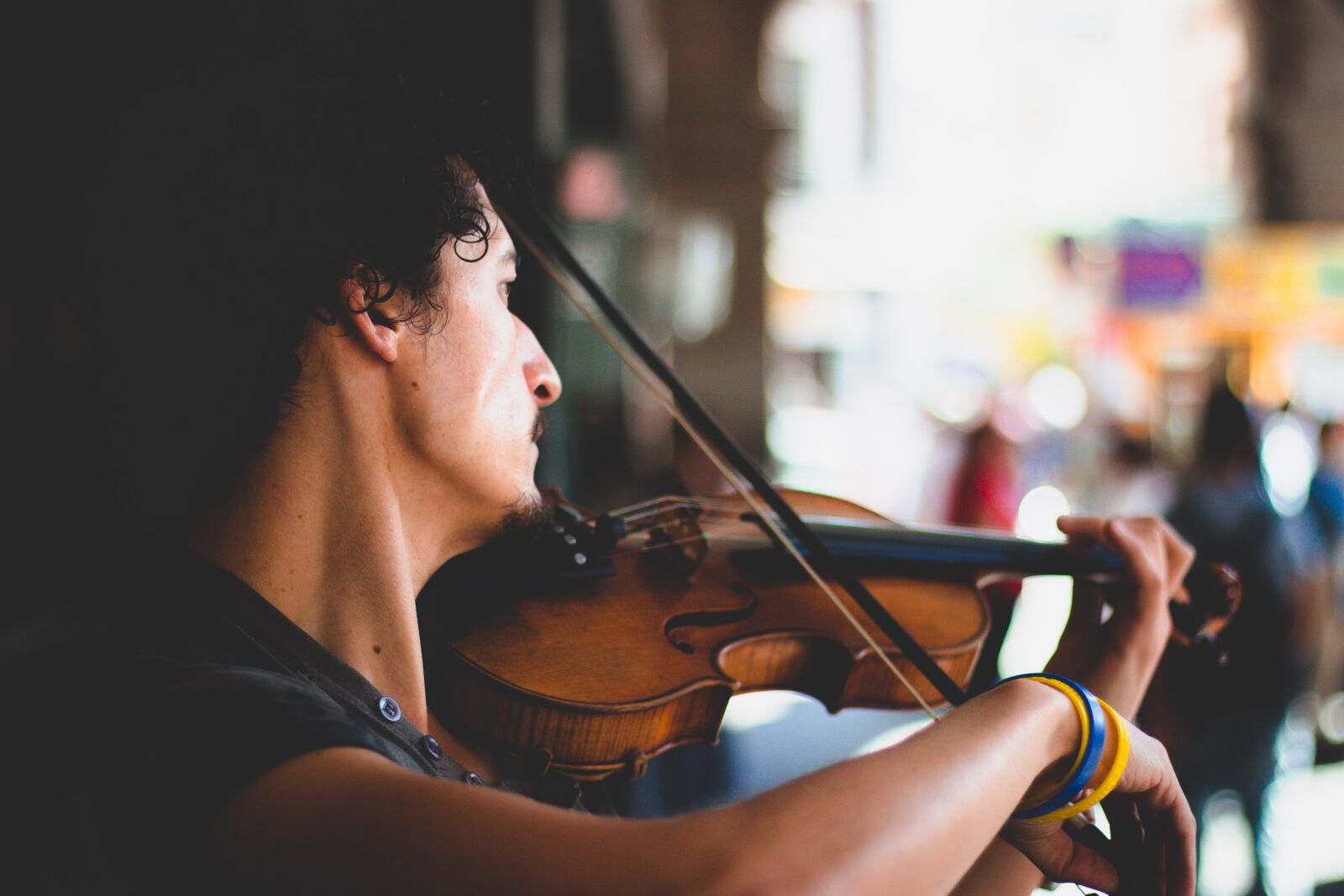 Canon EF 50mm F1.8 STM sample photo. Violin, music, street photography