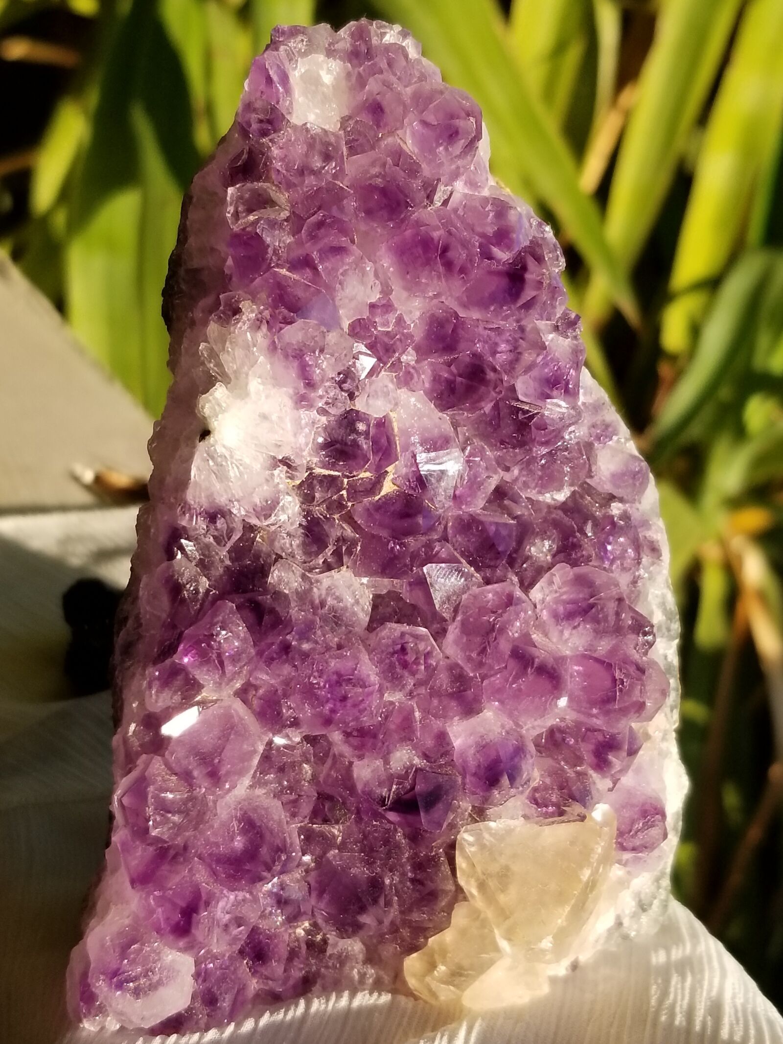 Samsung Galaxy S8 sample photo. Crystal, amethyst, mineral photography
