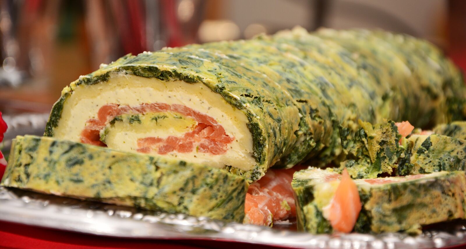 Nikon D5200 sample photo. Salmon roll, salmon, cream photography