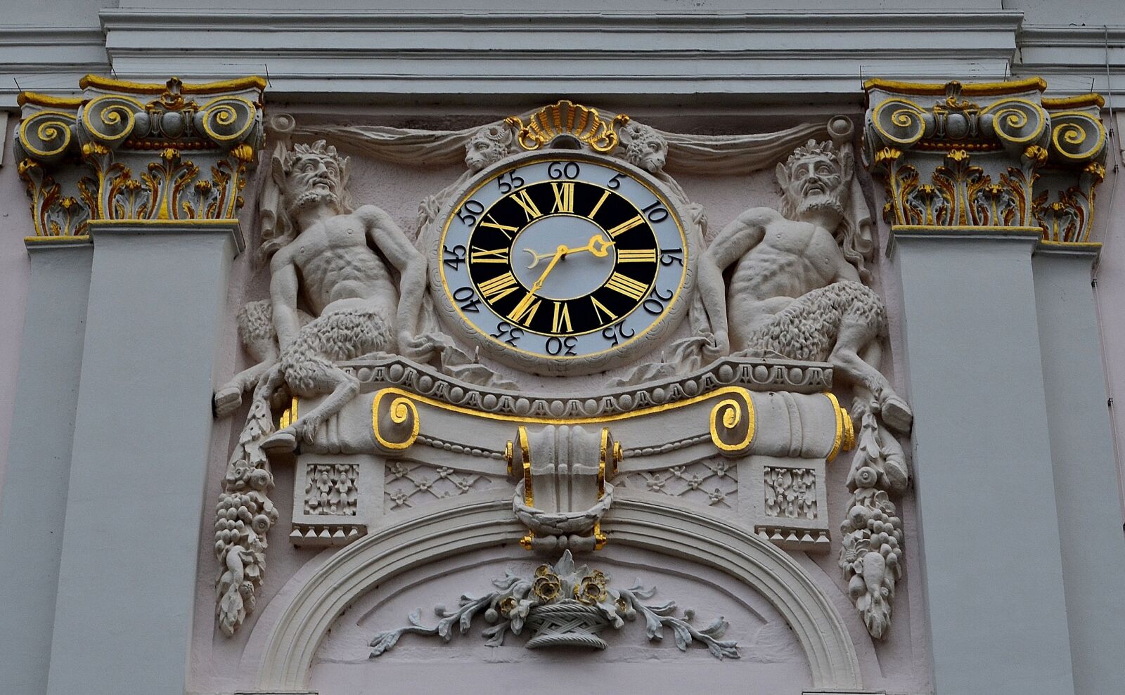 Nikon D5100 sample photo. Clock, town hall clock photography
