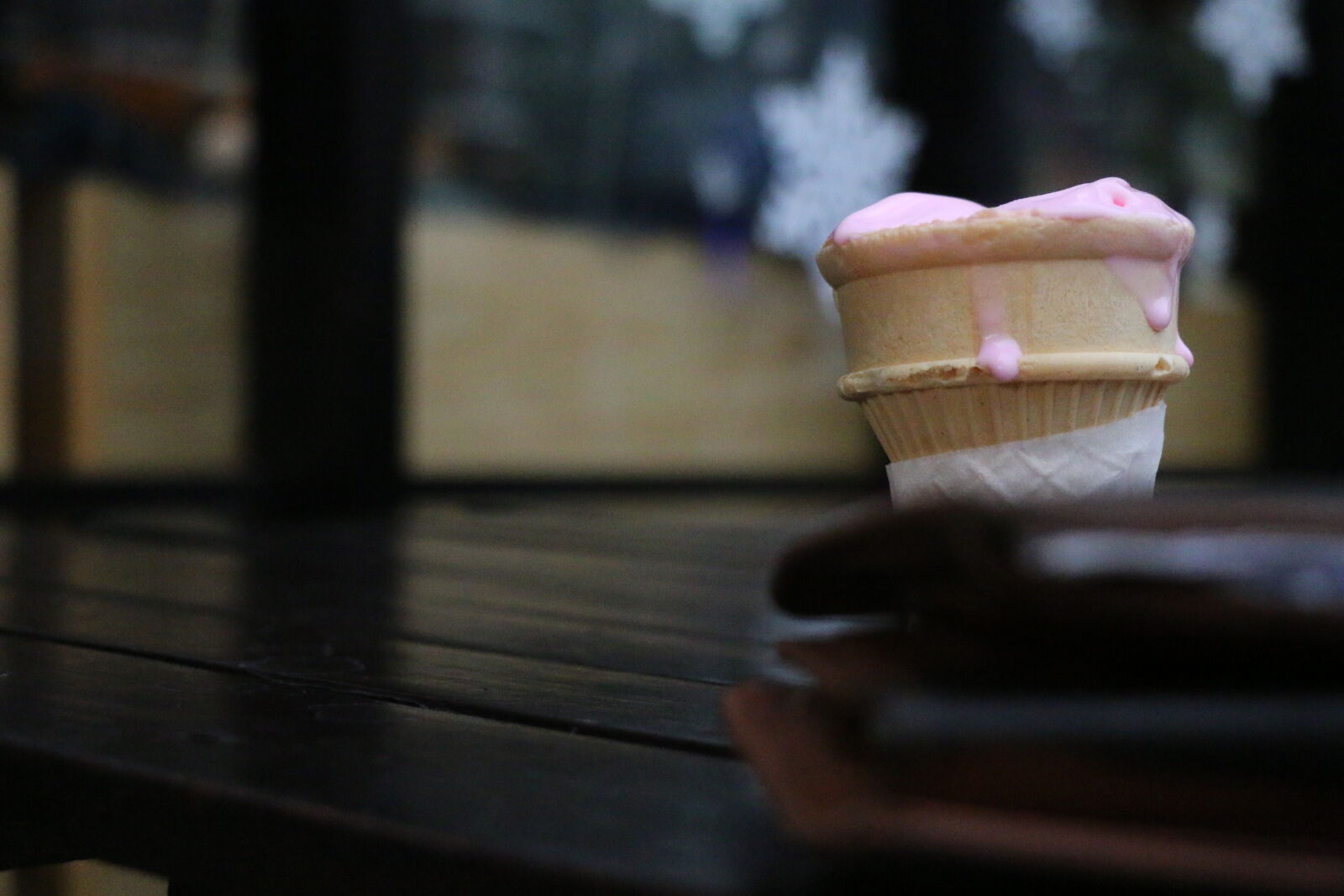Canon EOS 70D sample photo. Cold, cone, dessert, drip photography