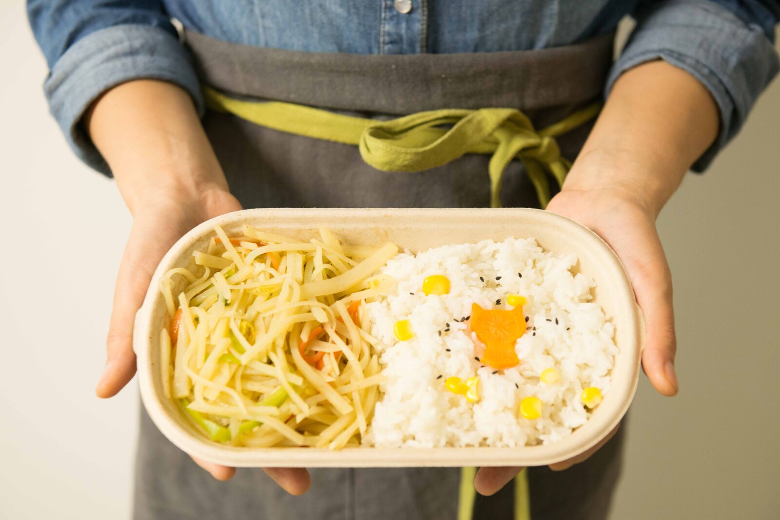 Nikon AF-S Nikkor 24-70mm F2.8G ED sample photo. Bento, carrots, delicious, lunch photography