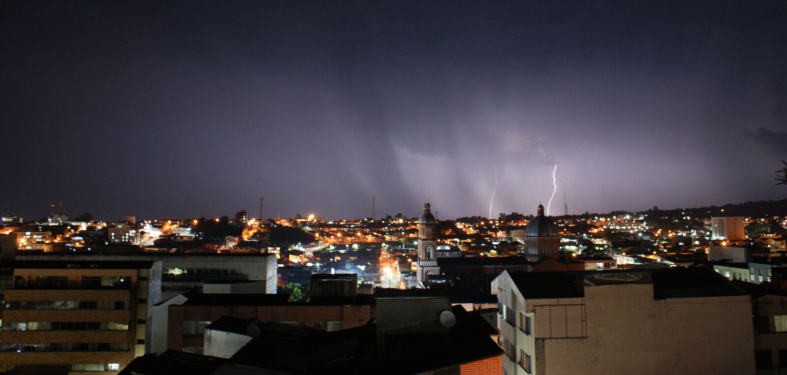 Sony Alpha DSLR-A390 sample photo. Storm, rays, thunder photography
