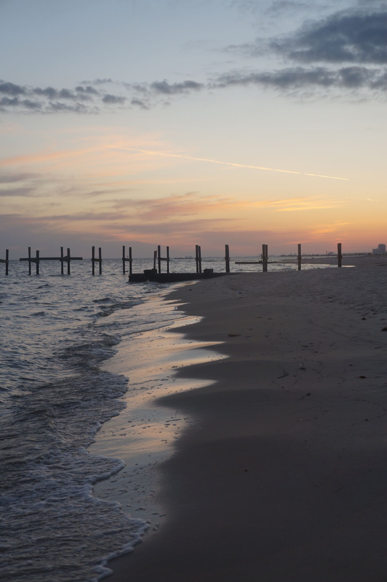 Sony Alpha NEX-F3 + Sony E 18-55mm F3.5-5.6 OSS sample photo. Beach, sunset, sand photography