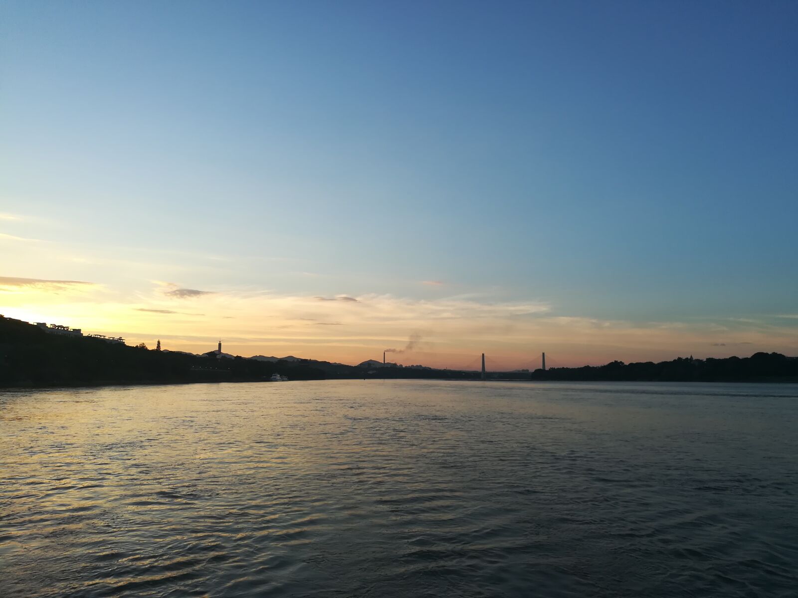 HUAWEI c??Eu?s 6X sample photo. Jiang, yu solitary audience photography