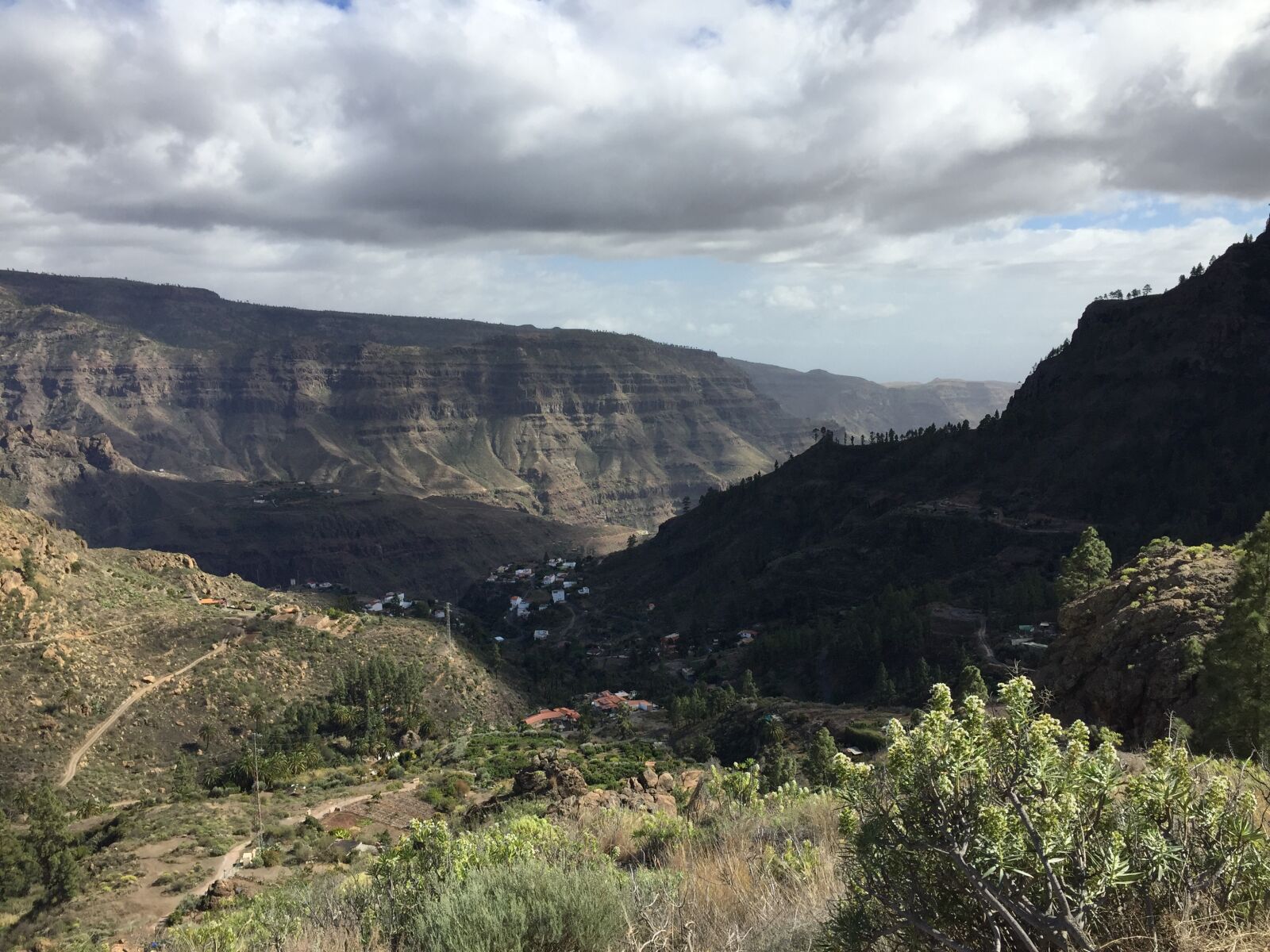 iPhone 6 back camera 4.15mm f/2.2 sample photo. Landscape, mountains, view photography