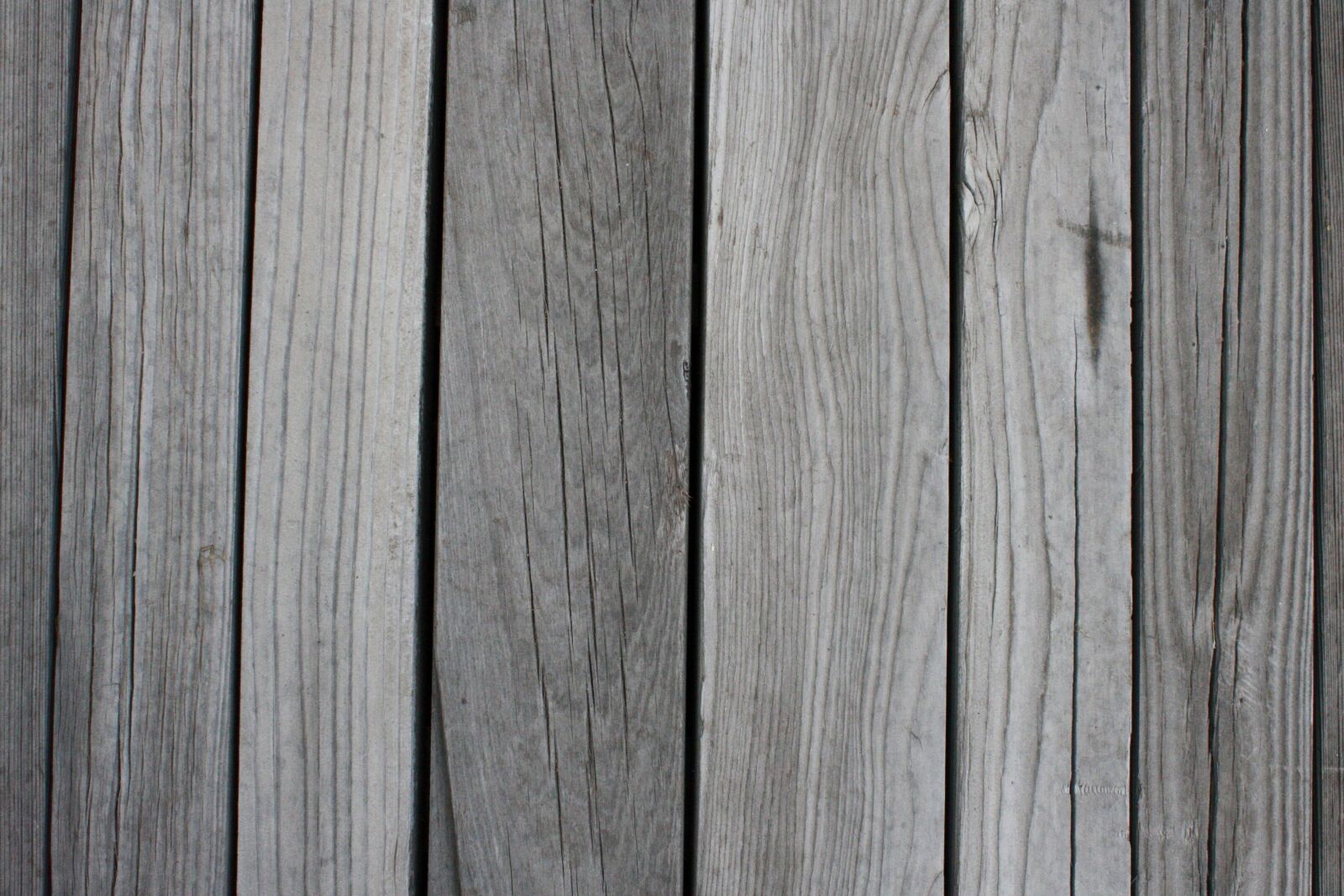 f/3.5-5.6 IS sample photo. Monochrome, wood, hardwood, parquet photography