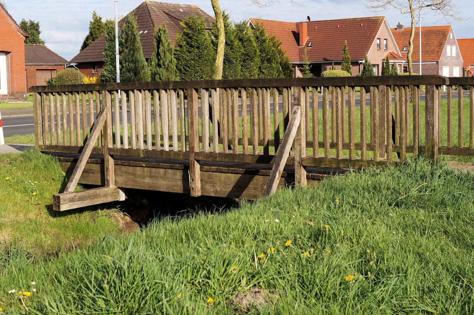 Sony SLT-A58 + Sony DT 35mm F1.8 SAM sample photo. Wooden bridge, crossing, water photography