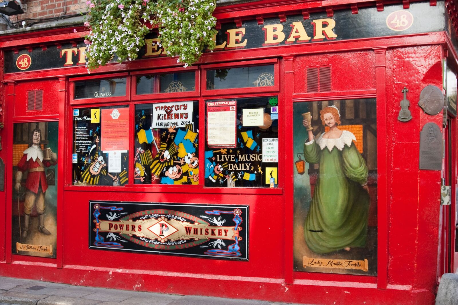 Nikon D70s sample photo. Dublin, temple district, bar photography