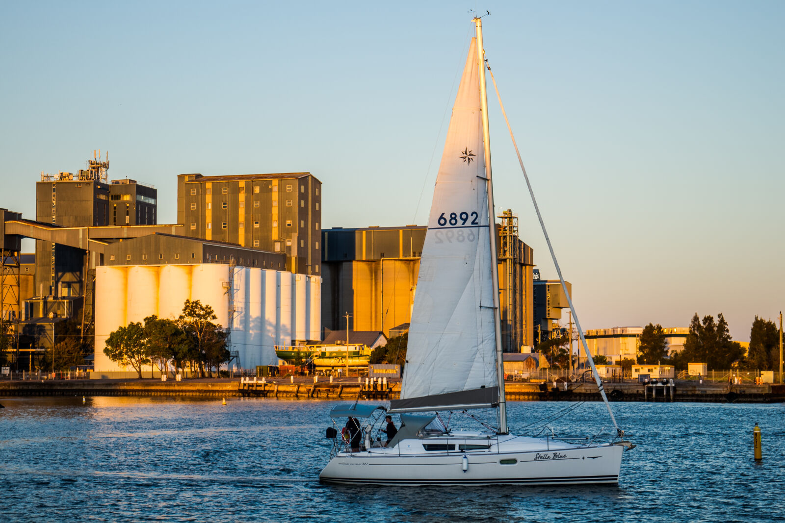 Canon EOS M2 sample photo. Ship, sailing, in, sea photography