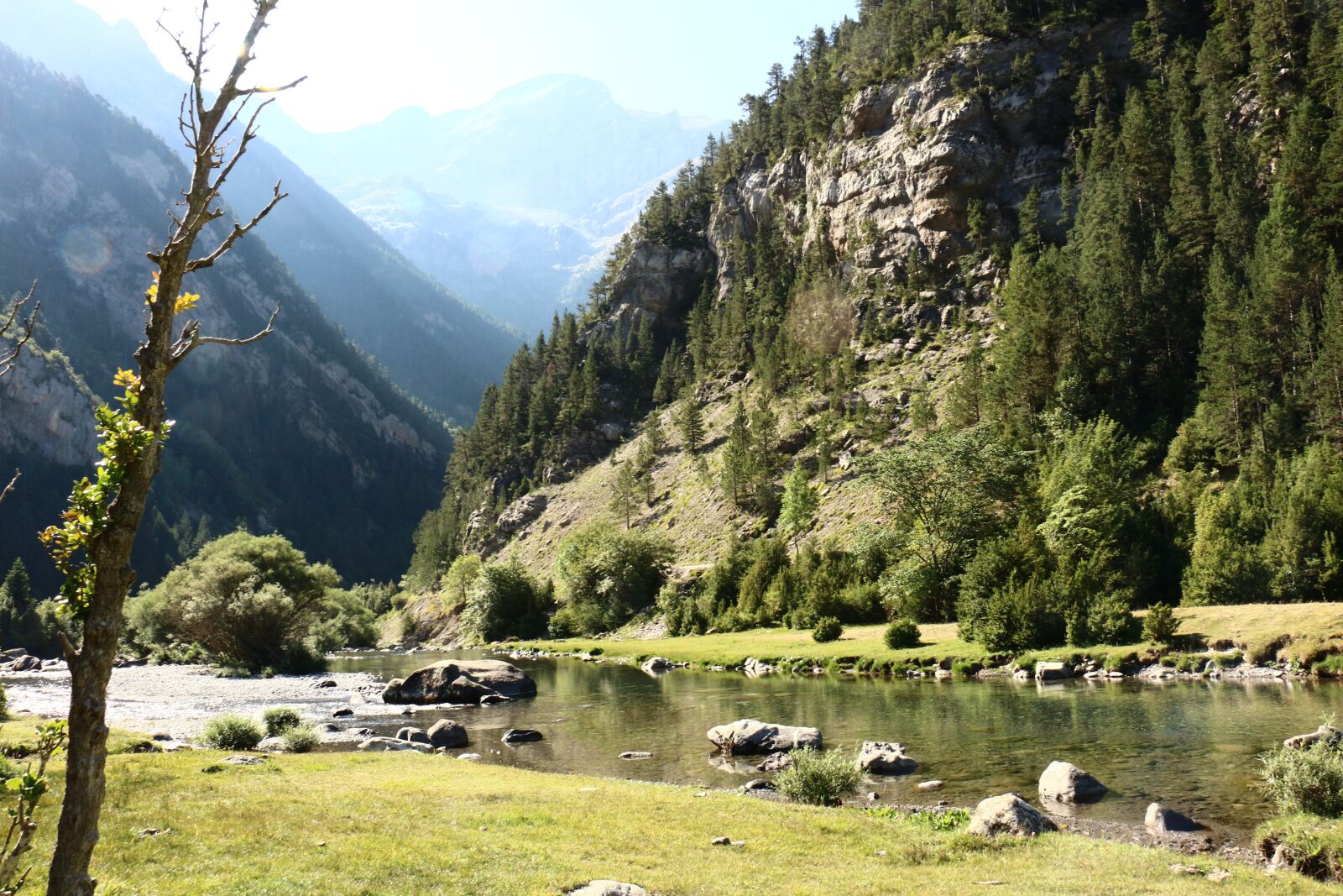 Canon EOS 700D (EOS Rebel T5i / EOS Kiss X7i) sample photo. Nature, pyrenees, mountaineering photography