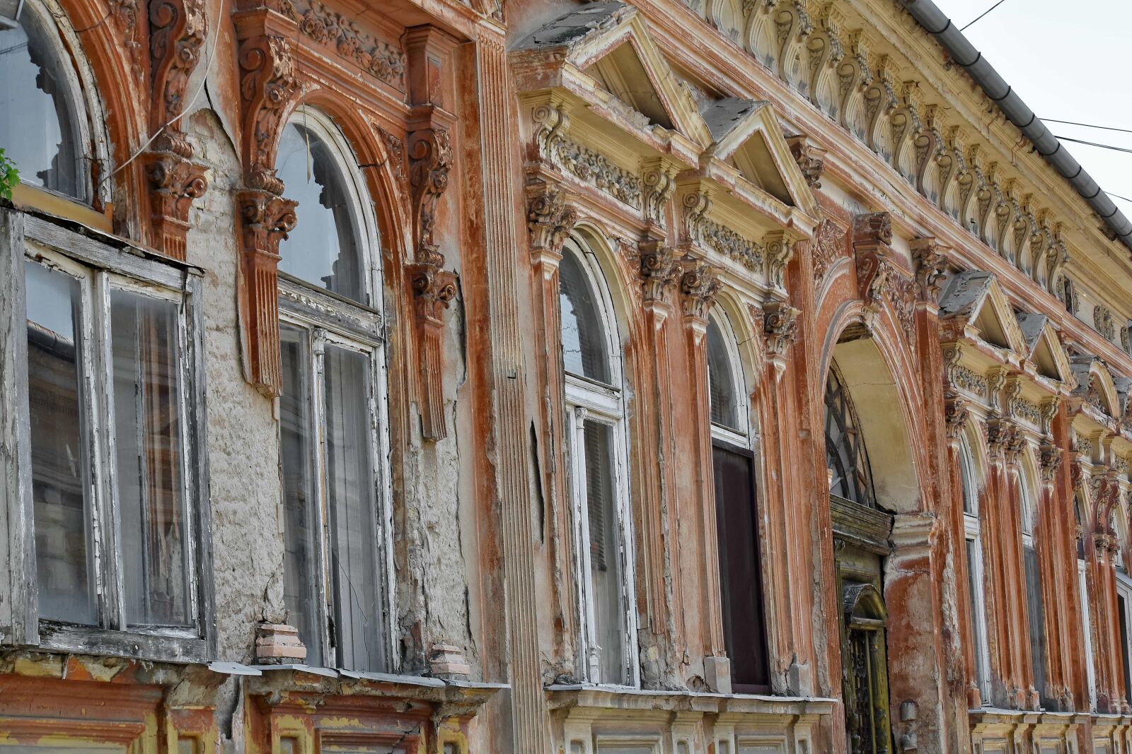 Nikon D5500 sample photo. Abandoned, baroque, facade, street photography