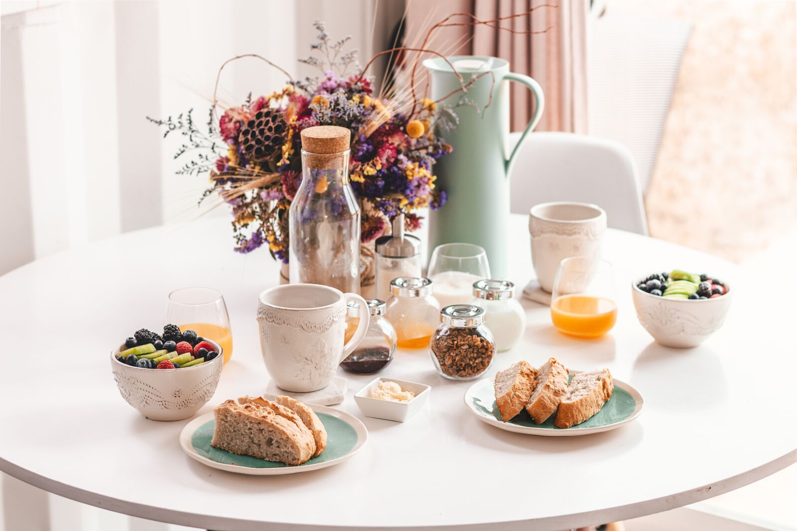 Canon EOS 700D (EOS Rebel T5i / EOS Kiss X7i) sample photo. Breakfast, minimal, interior design photography