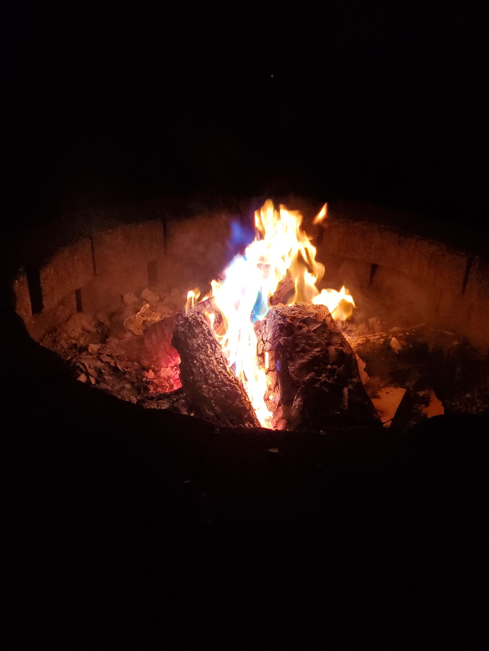 Samsung Galaxy S10e sample photo. Camp fire, fire, campfire photography