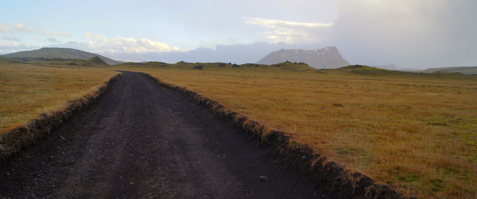 Sony Alpha DSLR-A580 sample photo. Iceland, road, f210-road photography