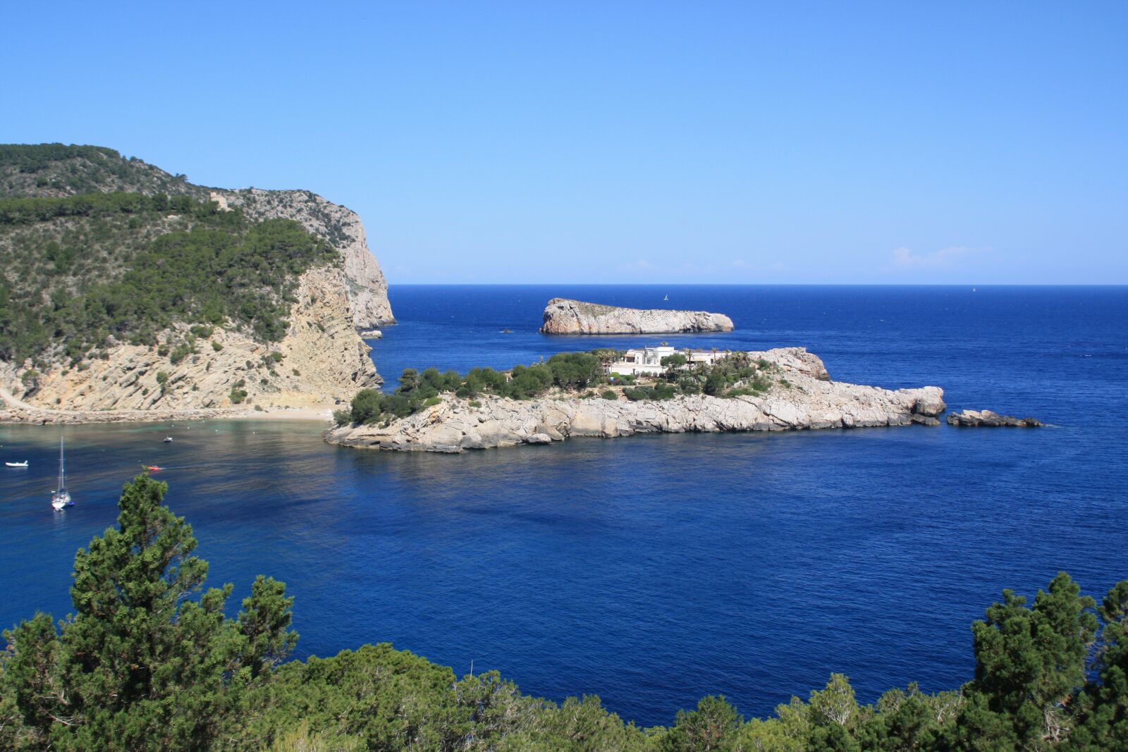 Canon EOS 450D (EOS Rebel XSi / EOS Kiss X2) sample photo. Ibiza, sea, rock photography