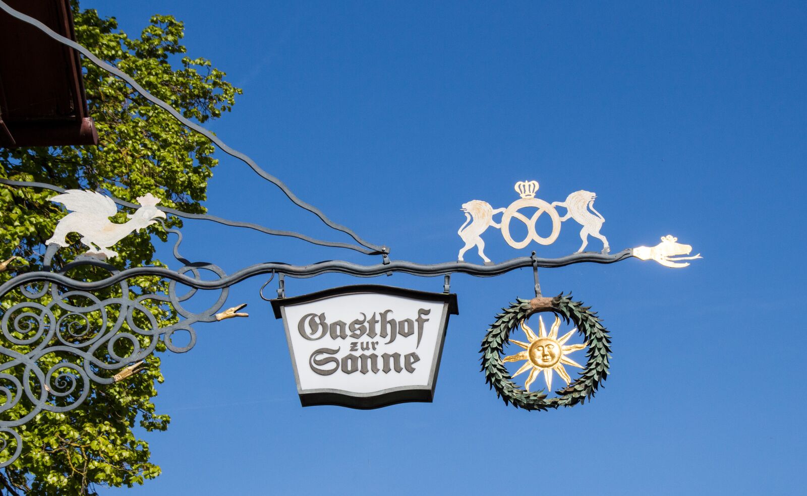 Canon EOS 700D (EOS Rebel T5i / EOS Kiss X7i) sample photo. Guild sign, note, guest photography