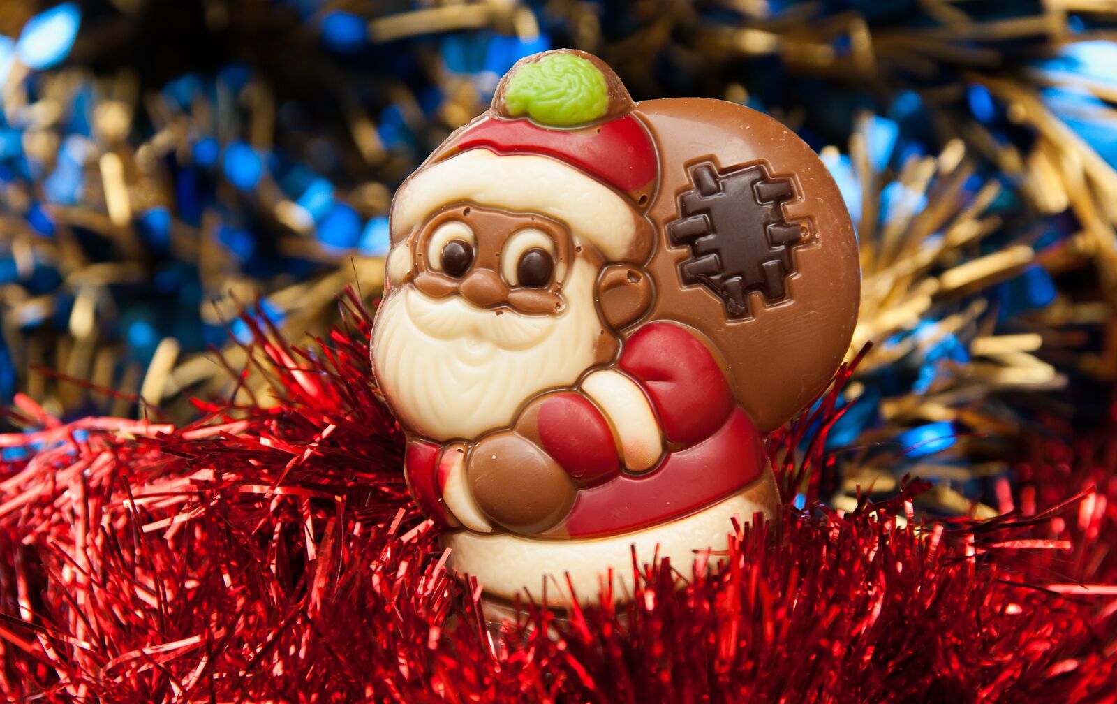 Pentax K10D sample photo. Father christmas, christmas, chocolate photography