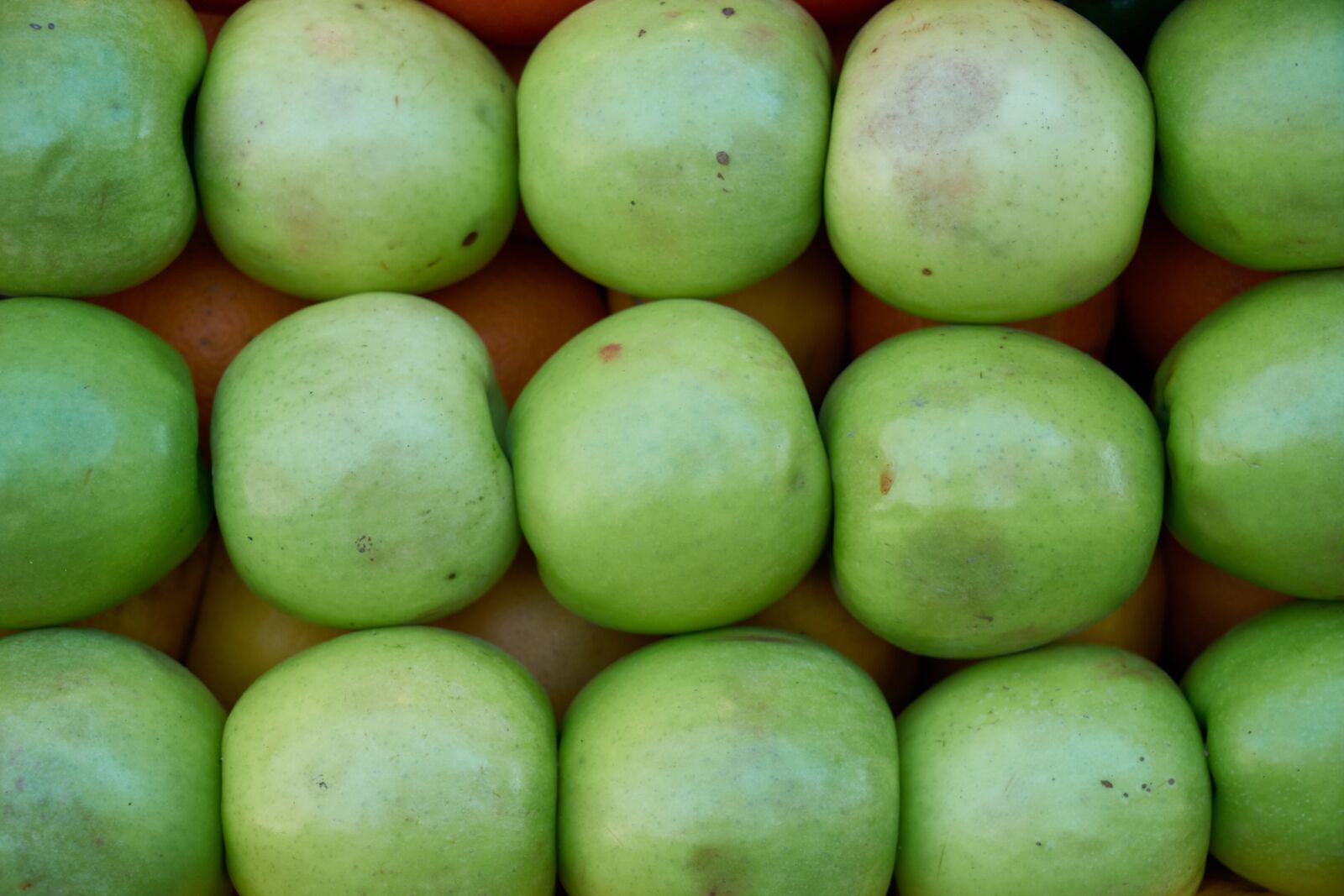 Sony a7R II sample photo. Apple, fruit, green photography