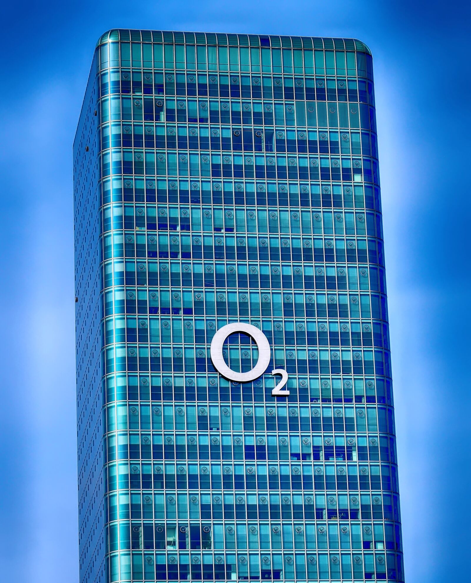 Nikon D7200 sample photo. Munich, o2, building photography