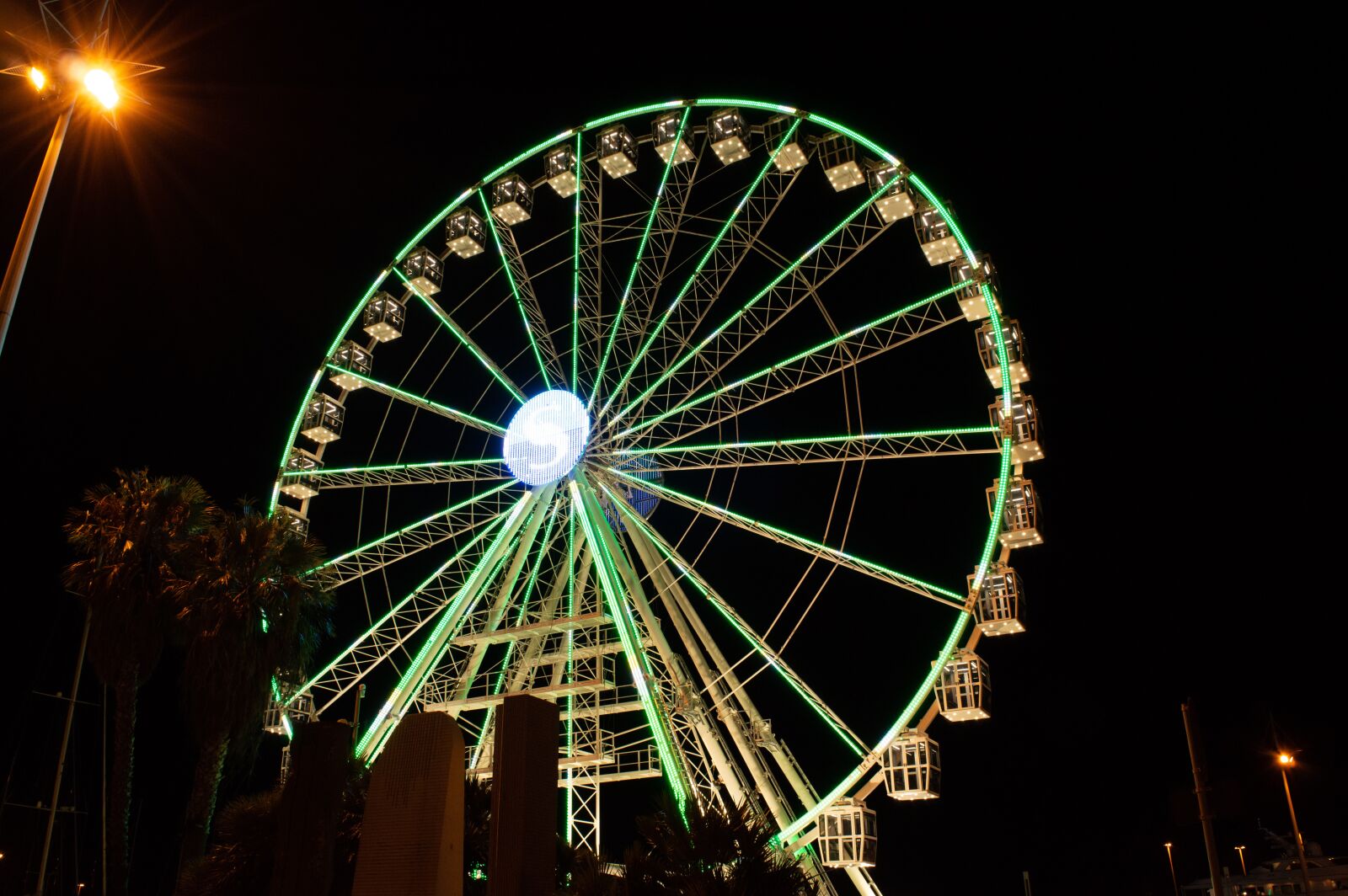 Nikon D3200 sample photo. Panoramic, wheel, city photography