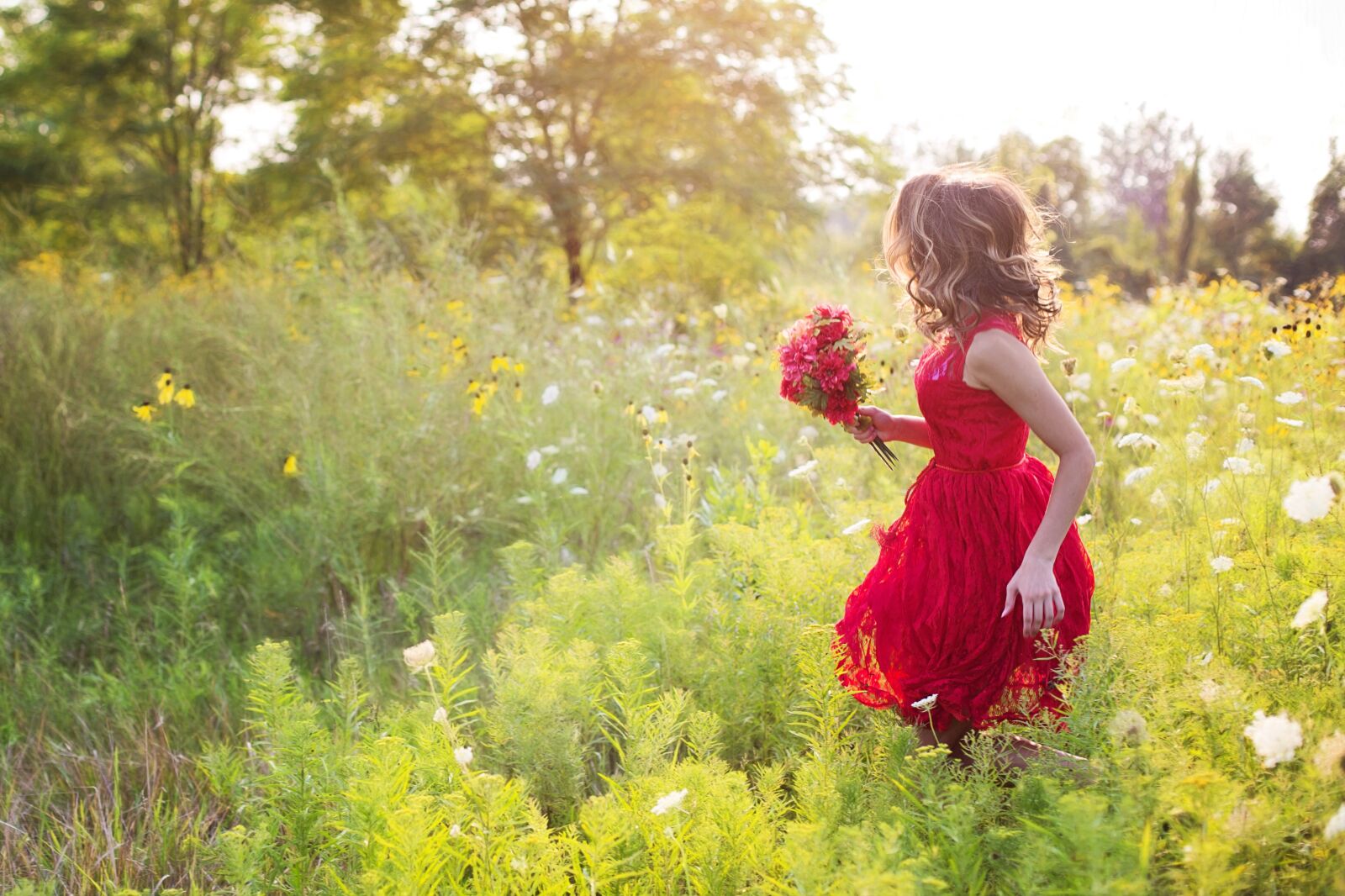 Canon EF 50mm F1.4 USM sample photo. Young woman, pretty, red photography
