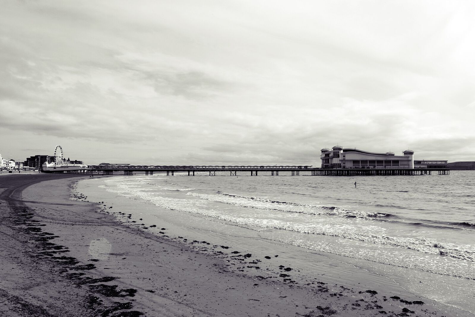 Canon EOS 1000D (EOS Digital Rebel XS / EOS Kiss F) sample photo. Britannia, irish sea, weston photography