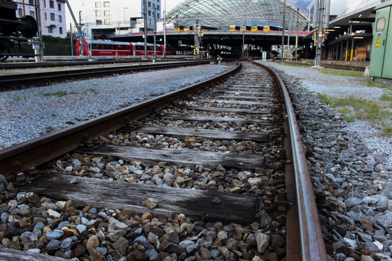 Canon EOS 600D (Rebel EOS T3i / EOS Kiss X5) sample photo. Rail, stones, railway line photography