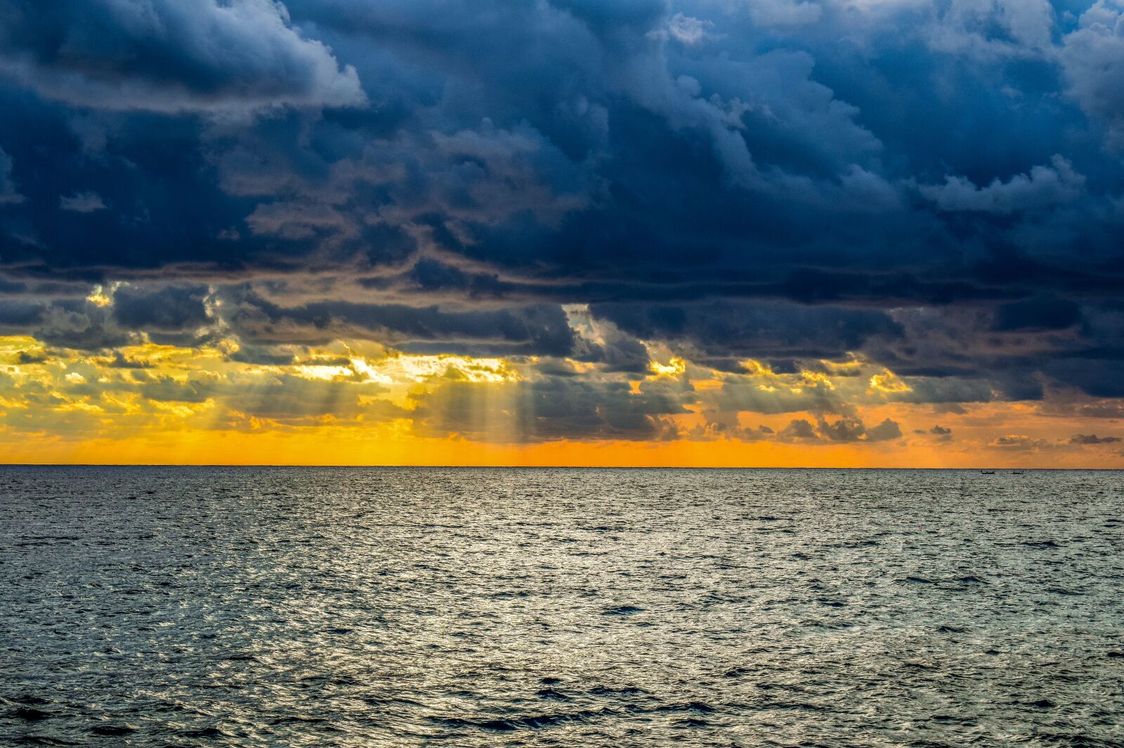Nikon D3300 sample photo. Storm, stormy clouds, horizon photography