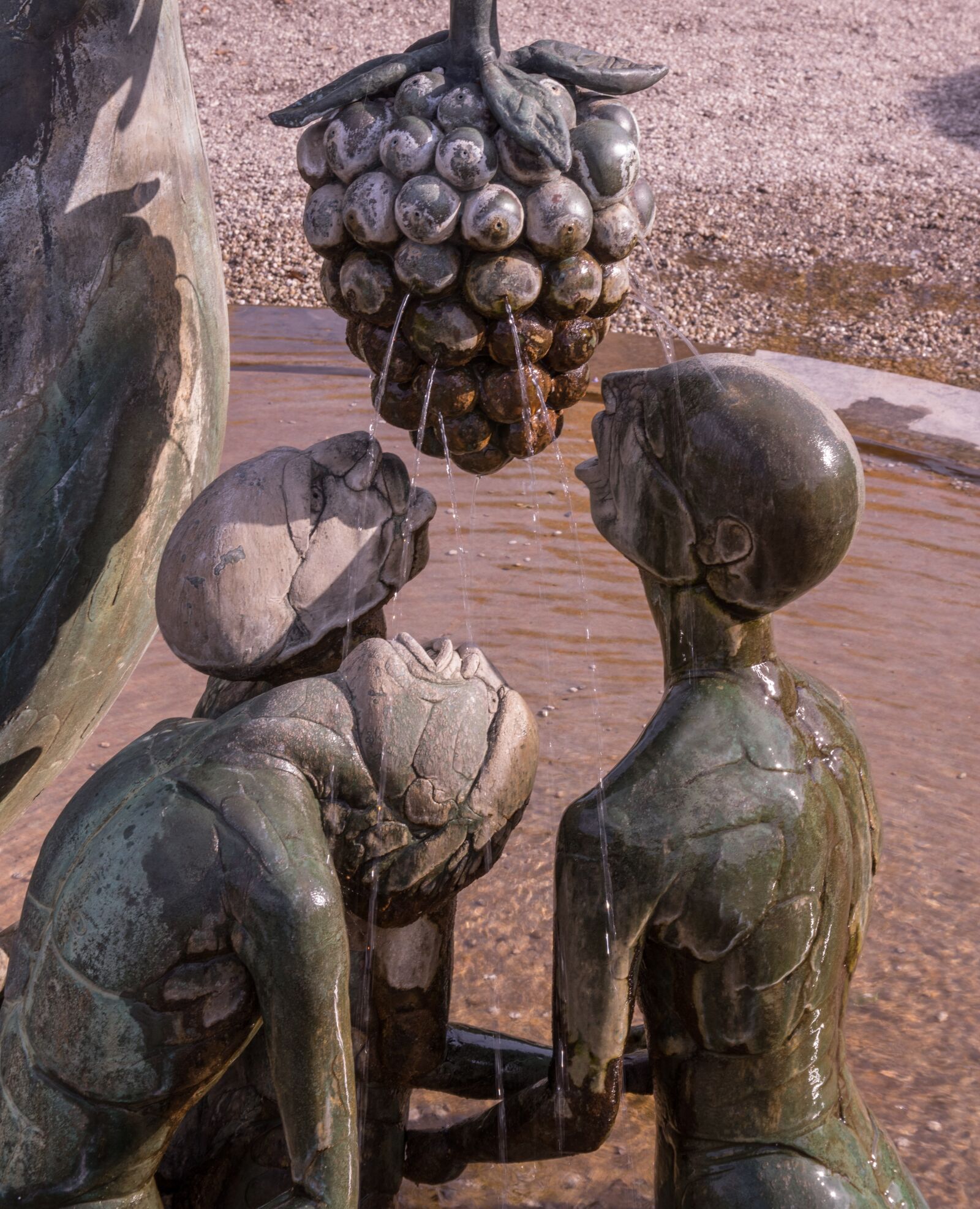 Pentax K-3 sample photo. Fountain, bronze, sculpture photography