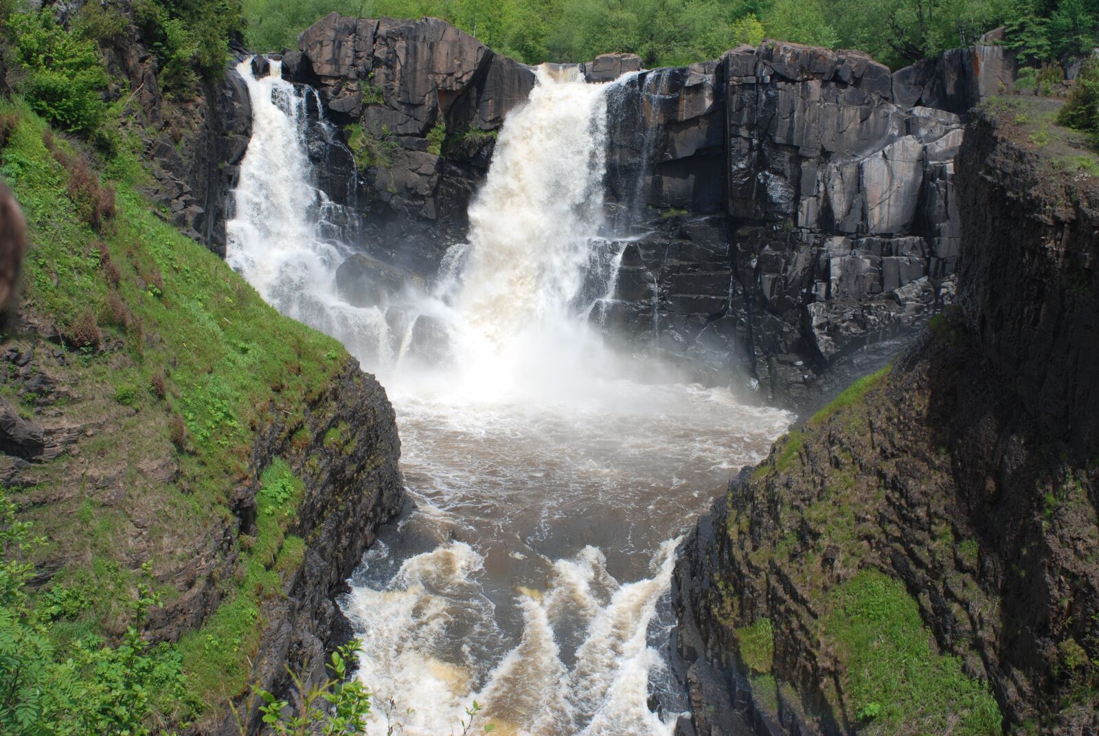 Nikon D80 sample photo. Waterfalls, splash, pair photography