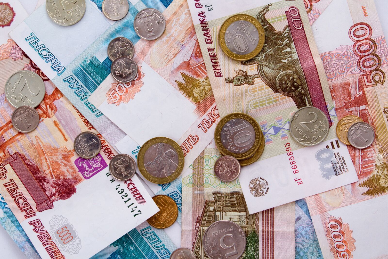 Canon EOS 350D (EOS Digital Rebel XT / EOS Kiss Digital N) sample photo. Ruble, money, russia photography