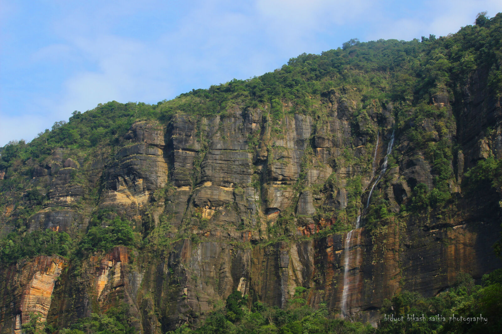 Canon EOS 600D (Rebel EOS T3i / EOS Kiss X5) sample photo. The, giant, rock photography