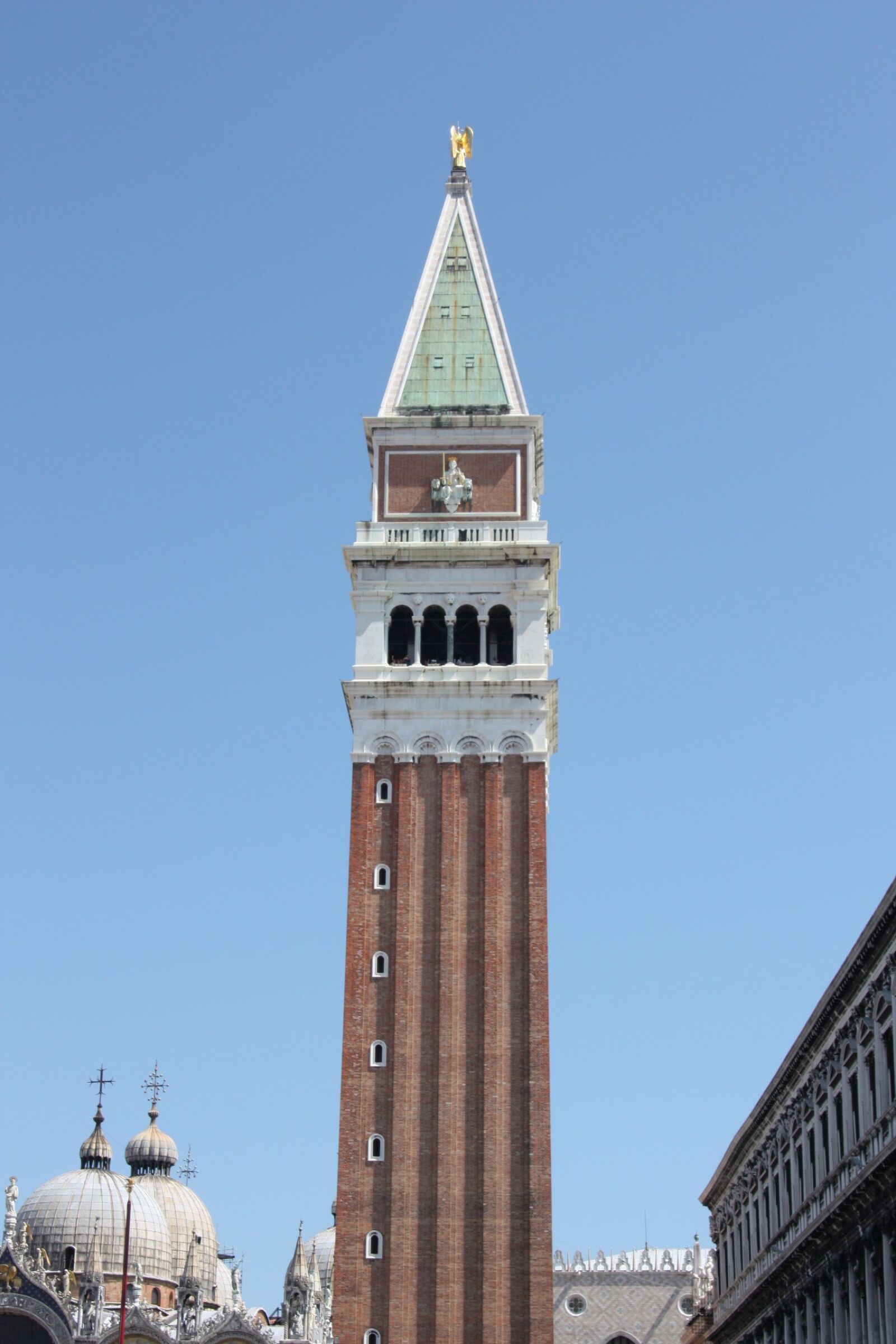 Canon EOS 450D (EOS Rebel XSi / EOS Kiss X2) sample photo. Milan, top, beautiful photography