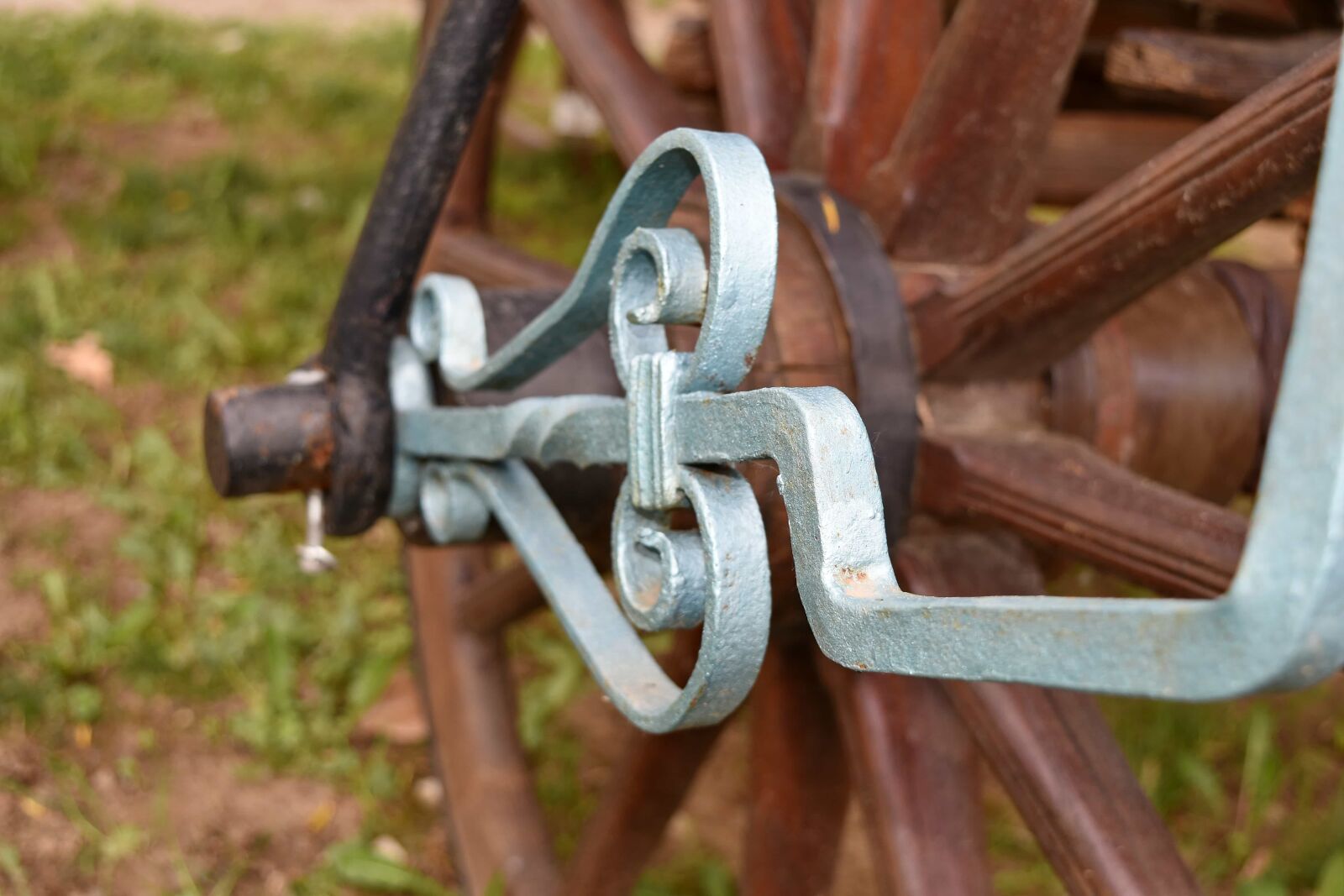 Nikon D5500 sample photo. Device, fastener, catch, wheel photography