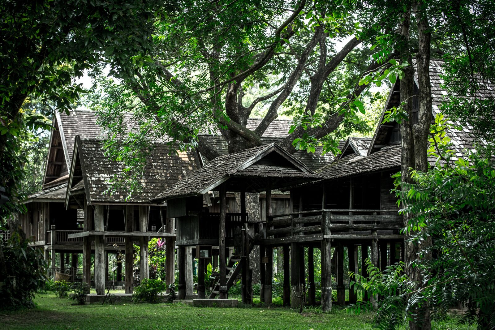 Canon EOS 5D Mark III sample photo. Ruan north, architecture, thailand photography