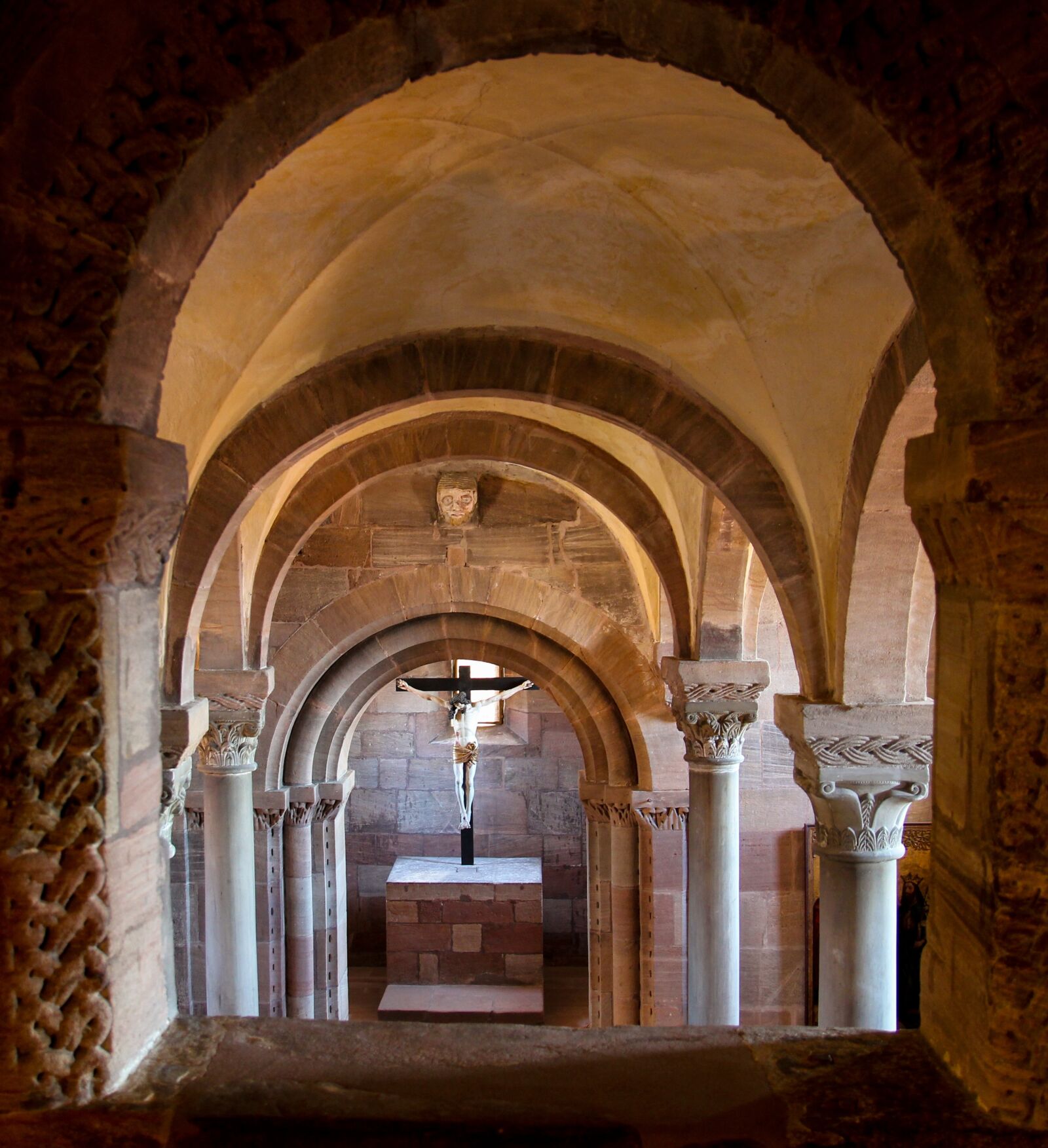 Canon EOS 600D (Rebel EOS T3i / EOS Kiss X5) sample photo. Nuremberg, castle, castle chapel photography