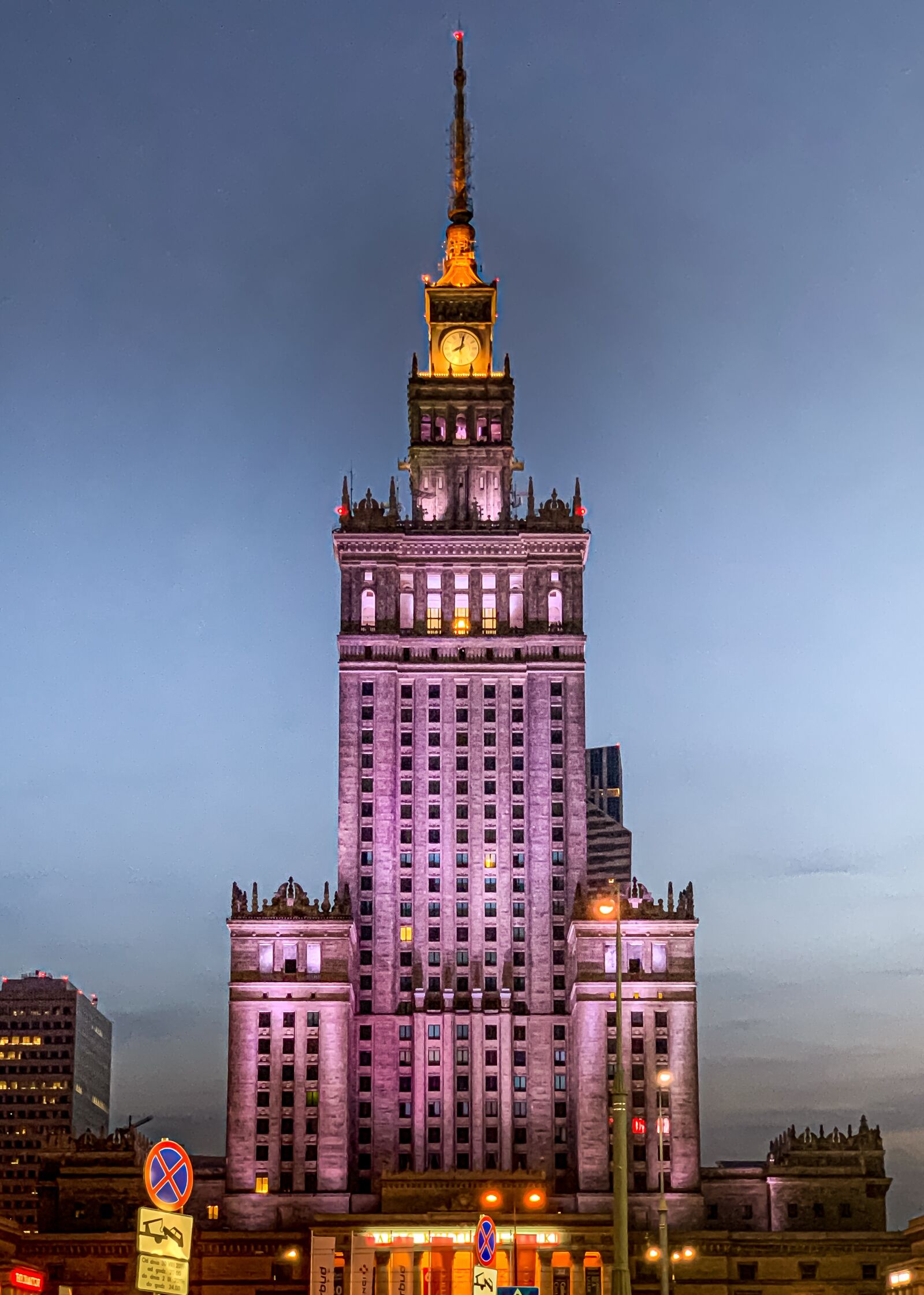 iPhone XS back dual camera 6mm f/2.4 sample photo. Warsaw, poland, architecture photography
